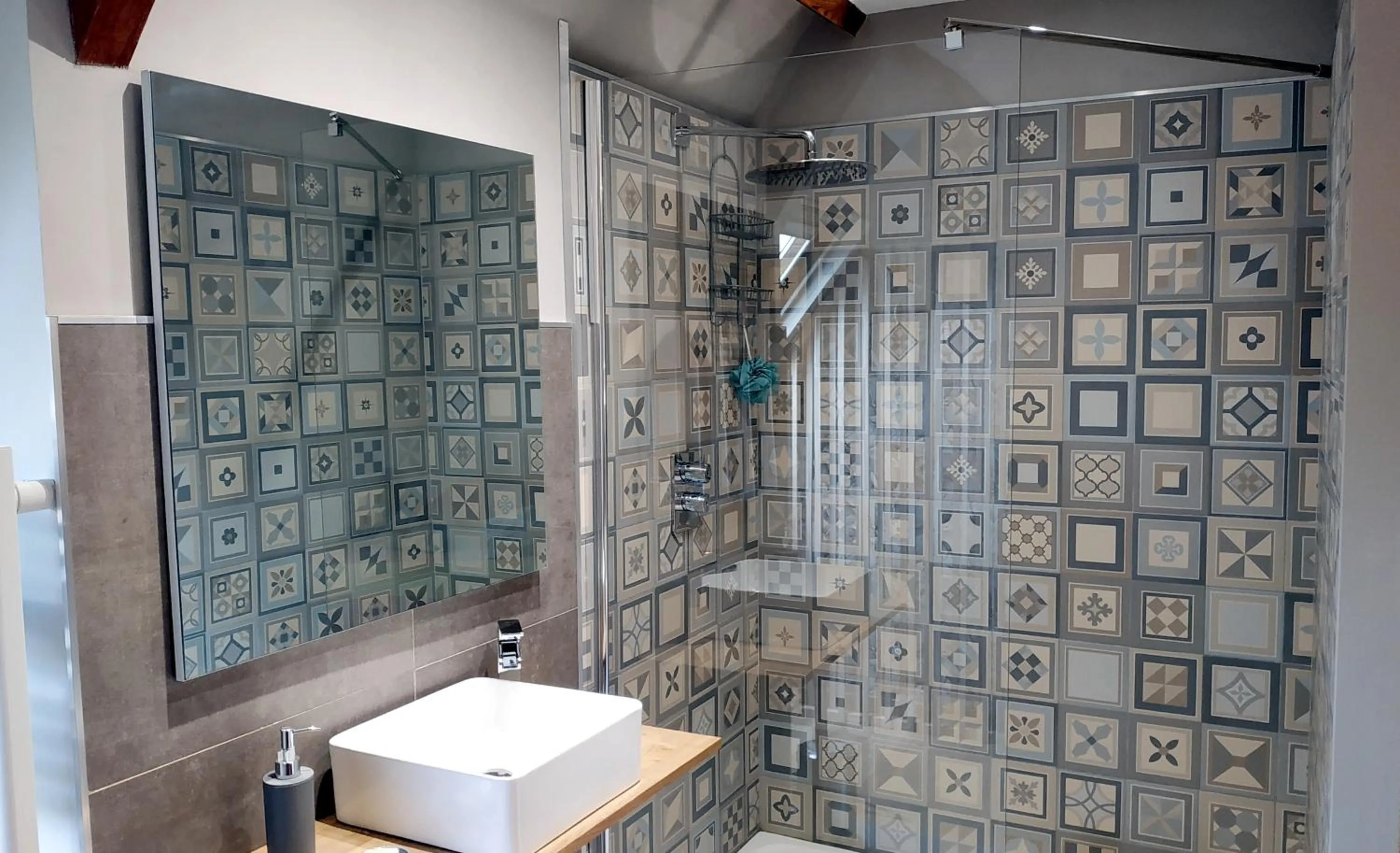 Shower in Ailes et Iles