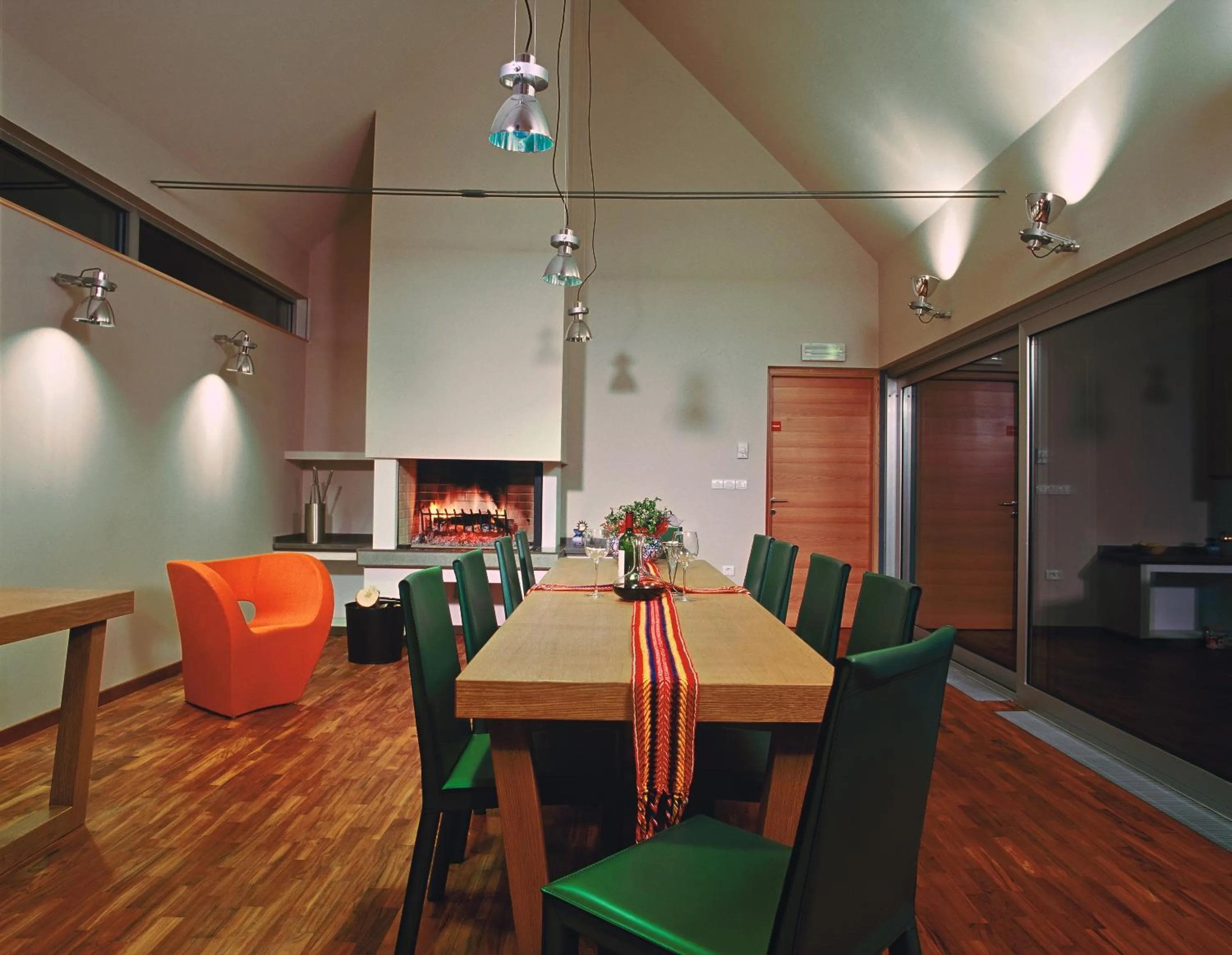 Communal lounge/ TV room in Nebesa Chalets