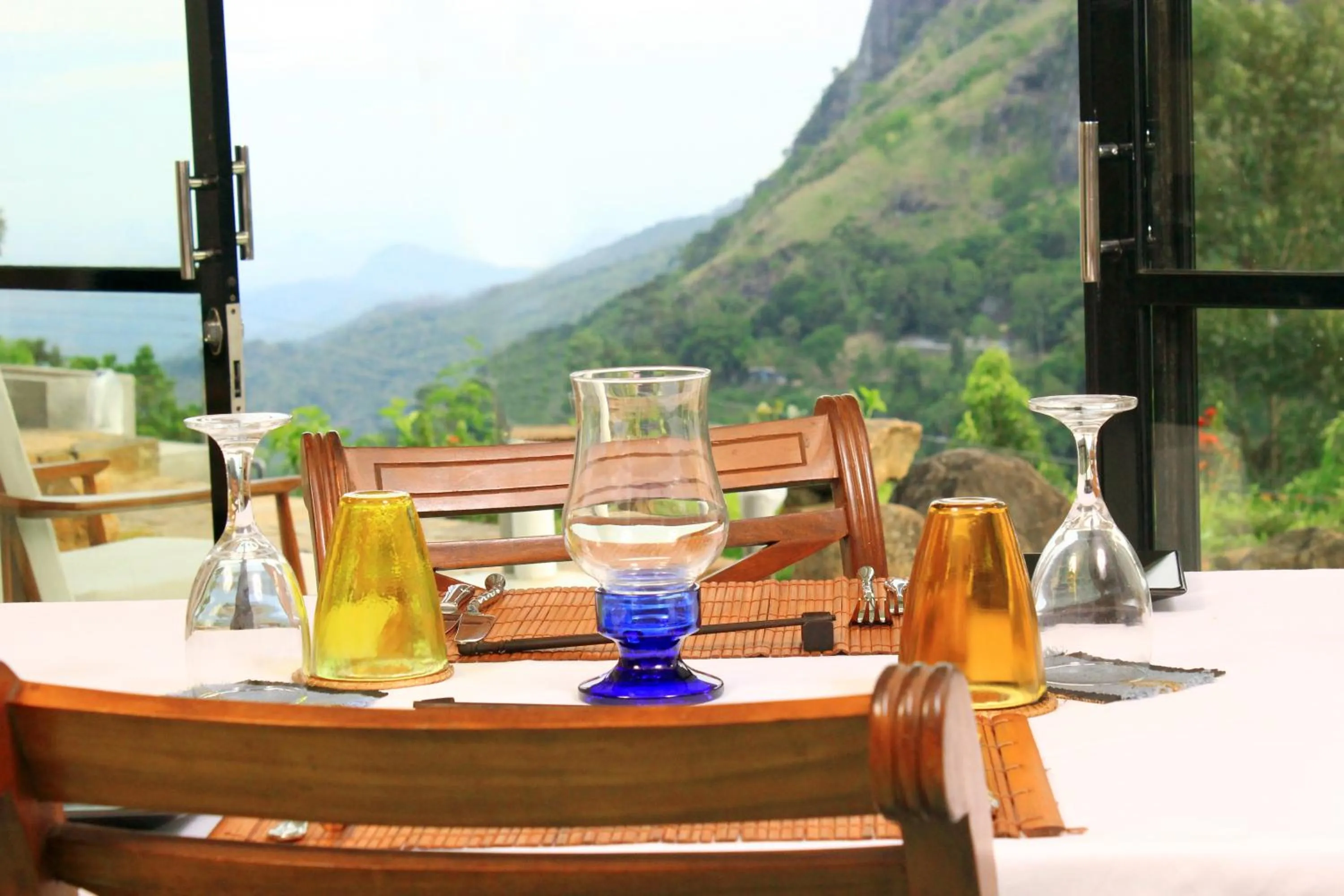 Restaurant/places to eat in Ravana Heights