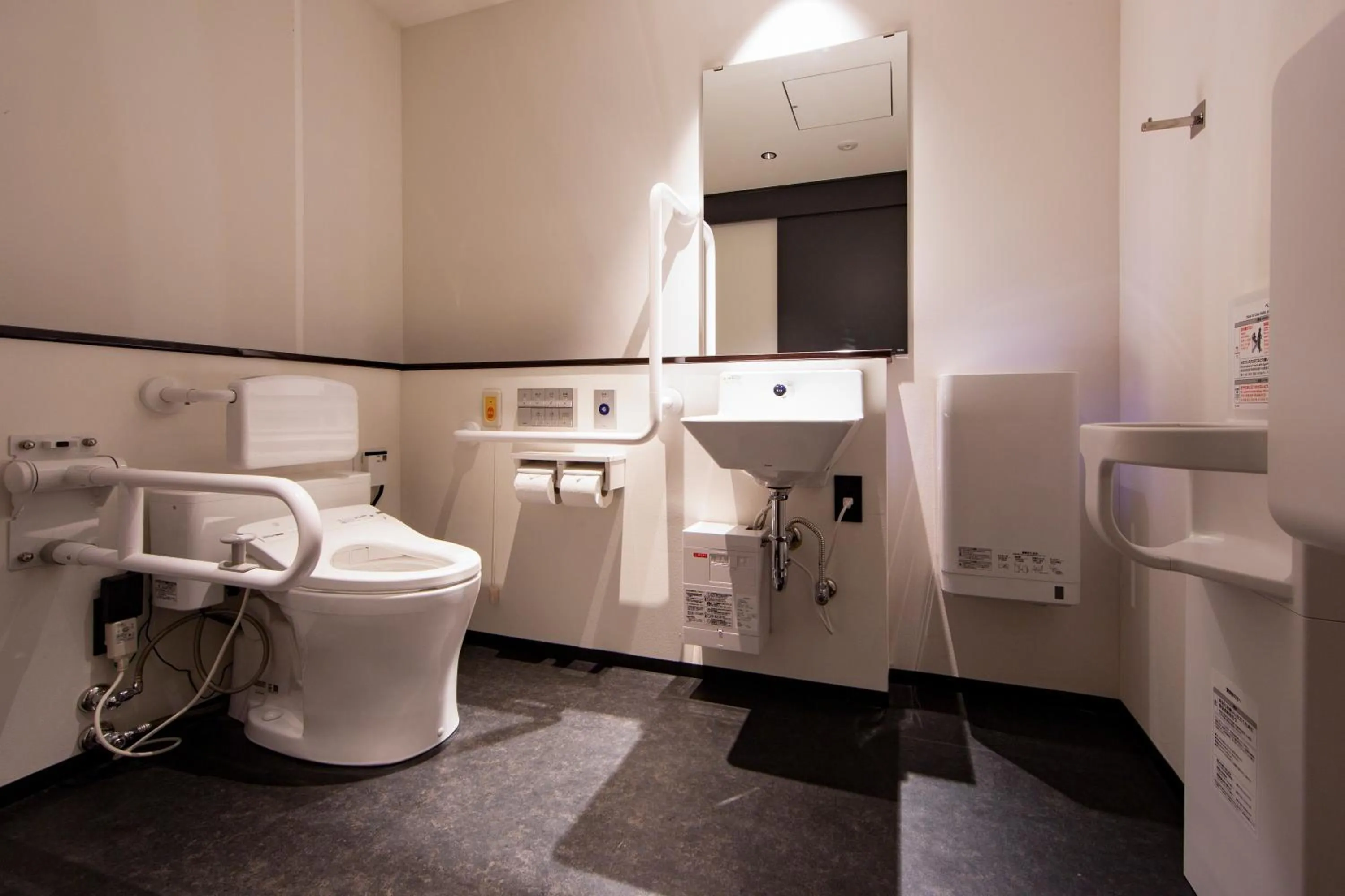 Facility for disabled guests in PROSTYLE Ryokan Yokohama Bashamichi