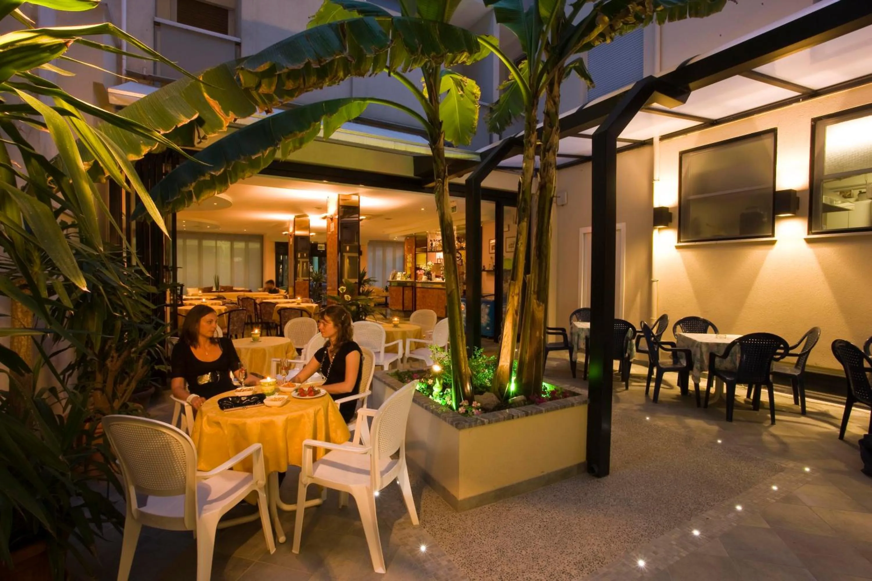 Garden in Hotel Cavalluccio Marino