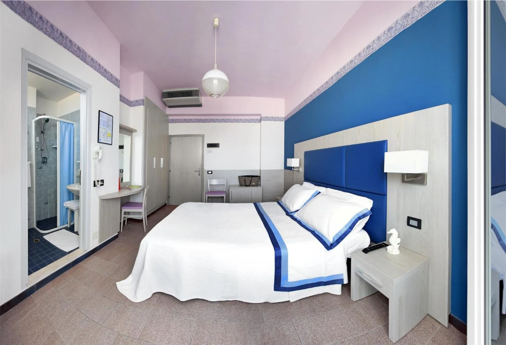 Photo of the whole room in Hotel Cavalluccio Marino