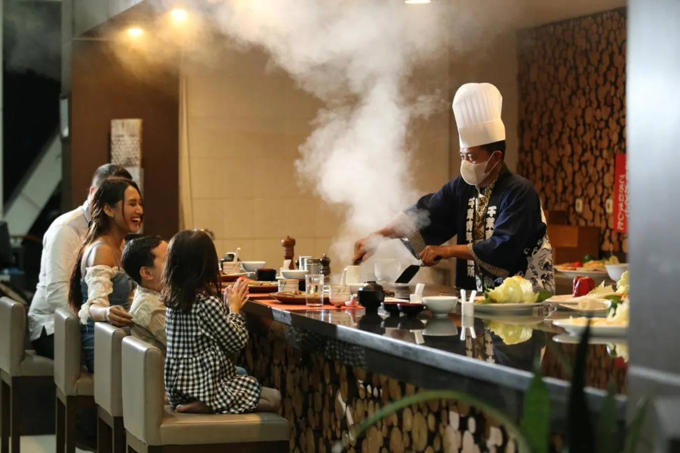 Restaurant/places to eat in Palace Hotel