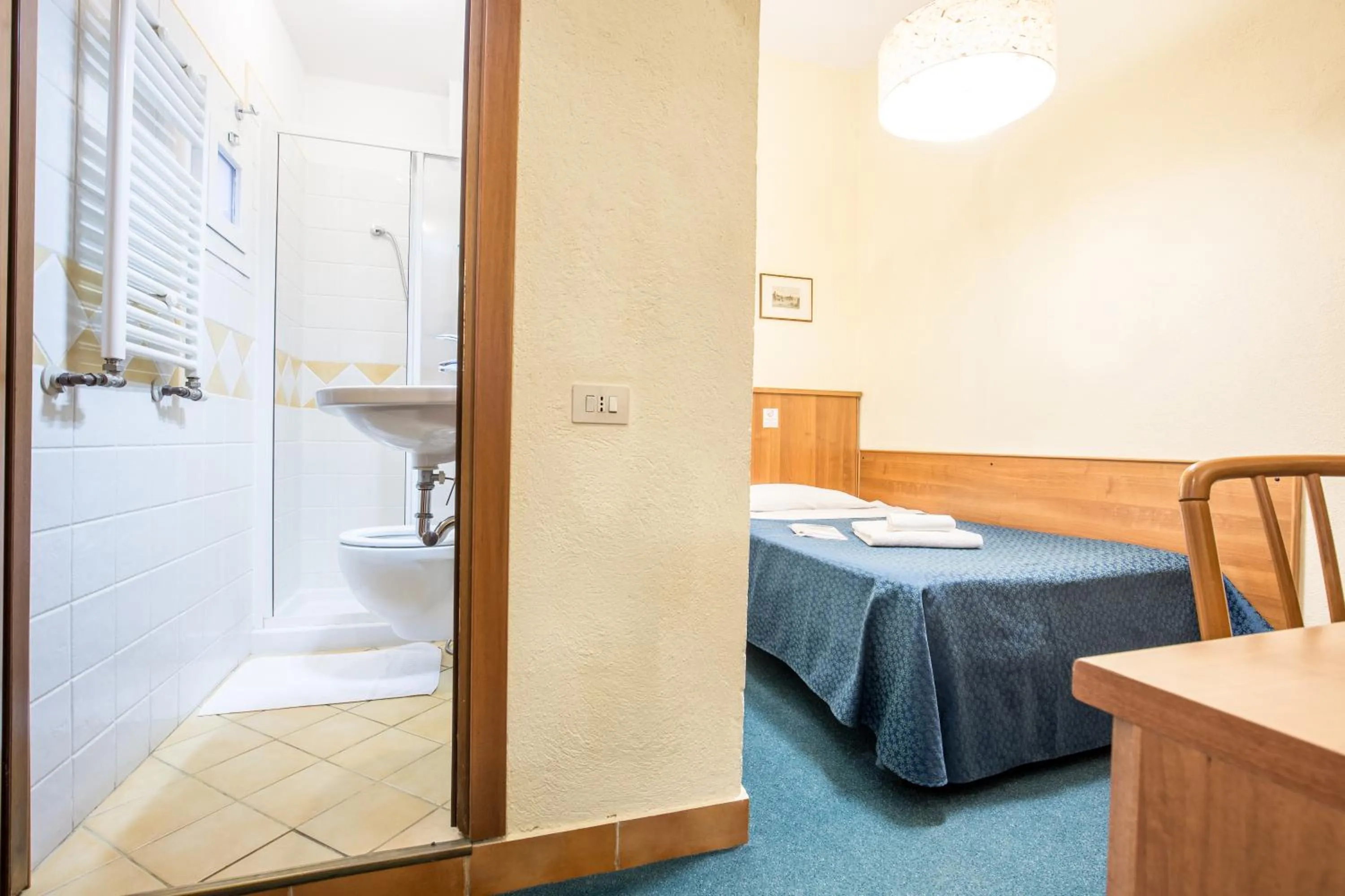 Photo of the whole room, Bed in Hotel Trastevere