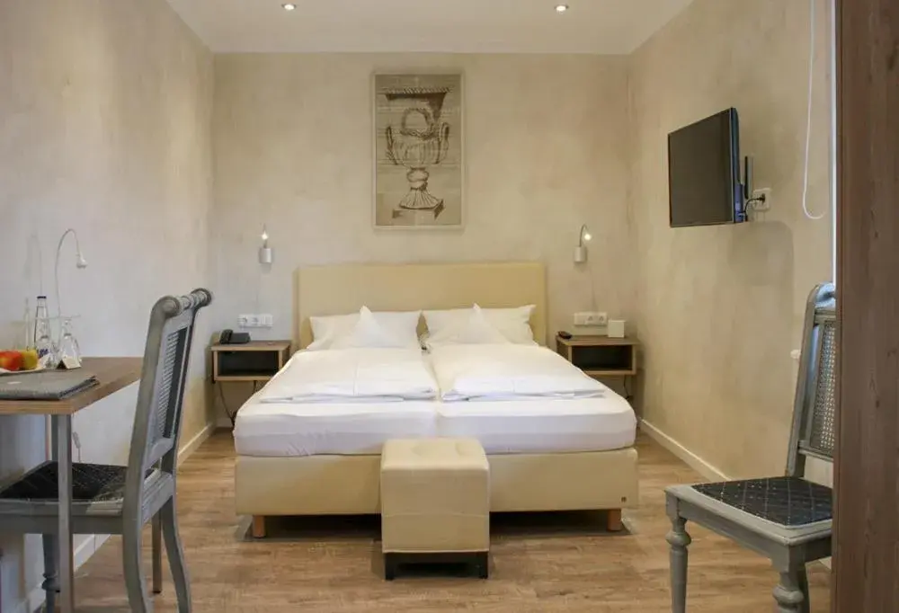 Double Room in Hotel zur Sonne Double Room in Hotel zur Sonne