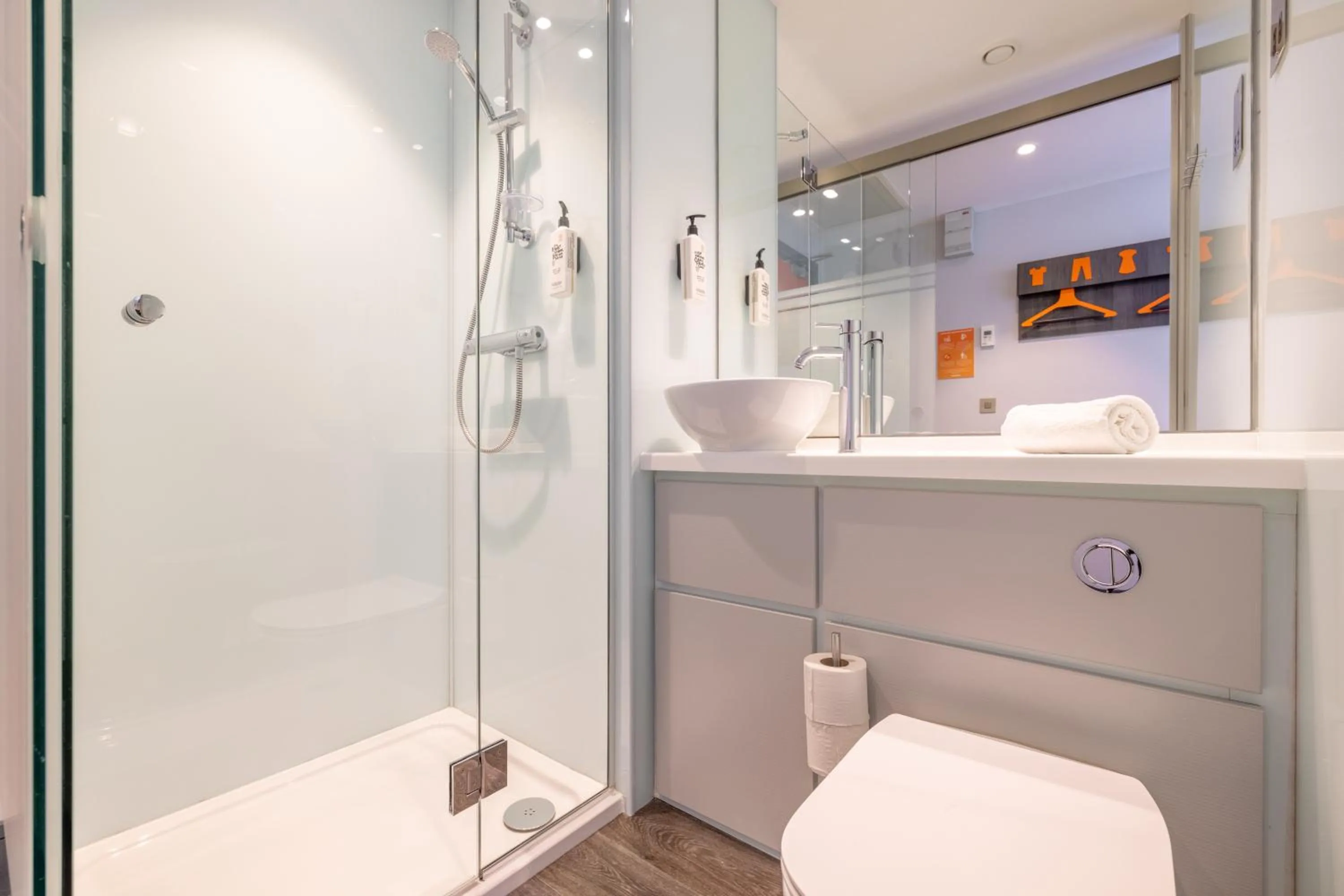 Bathroom in easyHotel Belfast