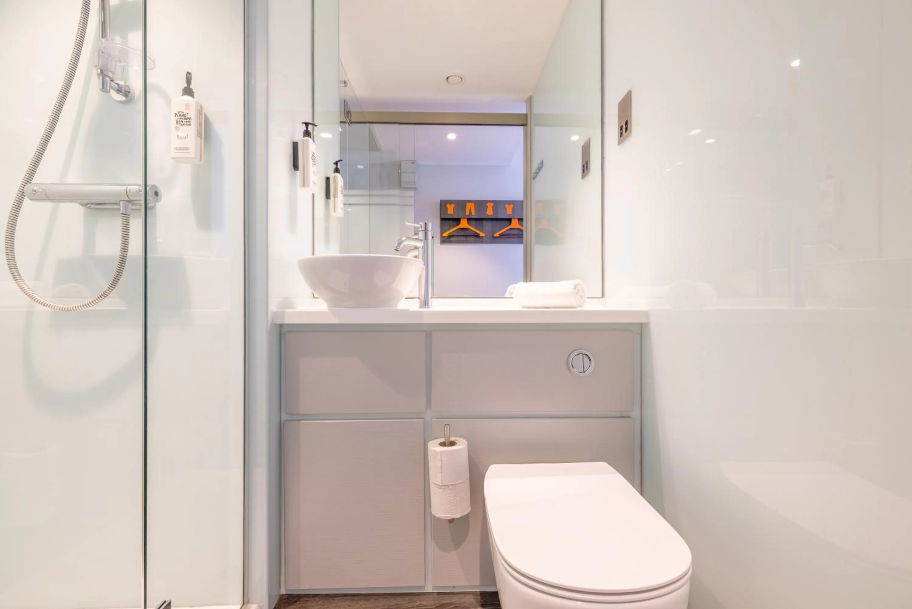 Bathroom in easyHotel Belfast