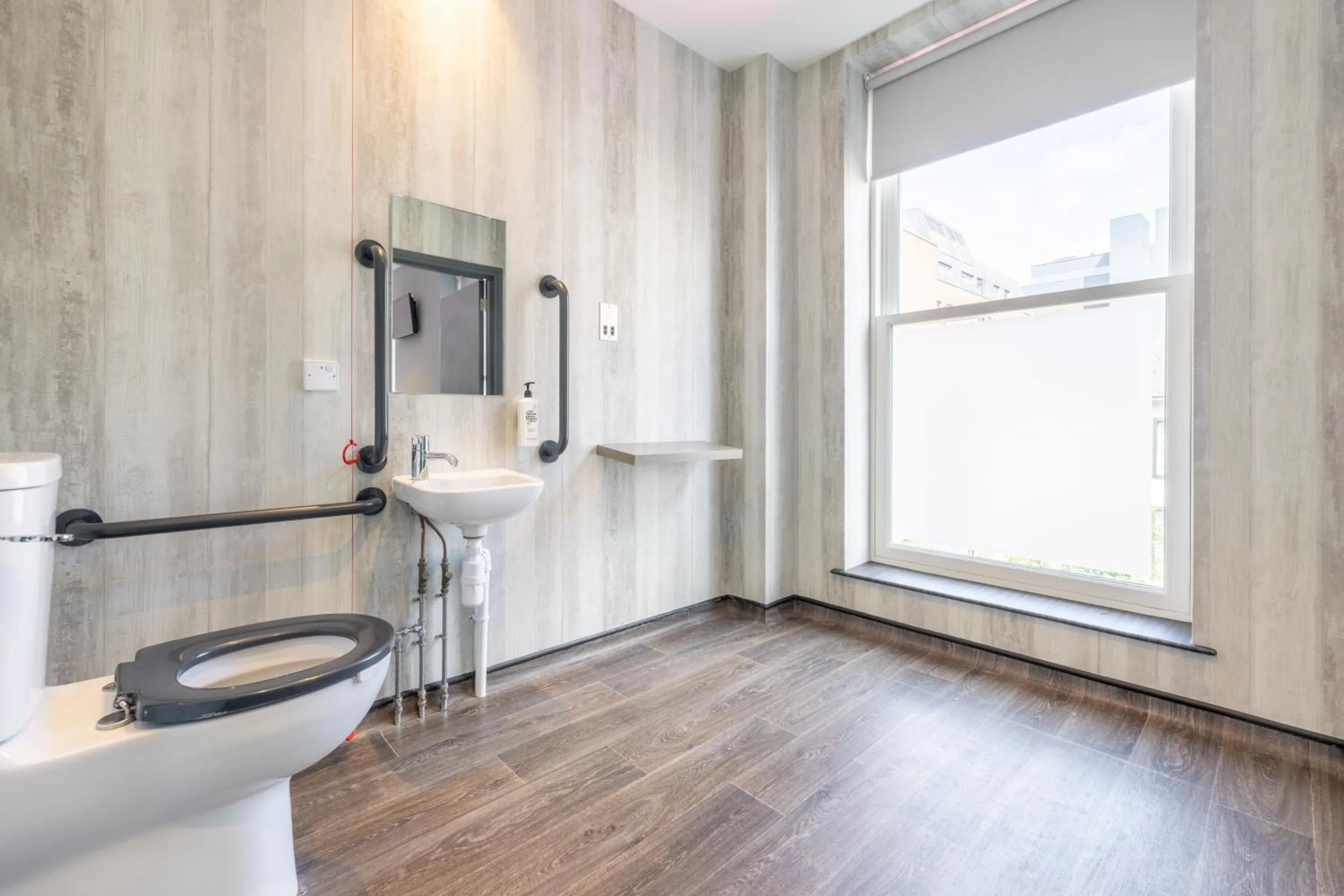 Bathroom in easyHotel Belfast