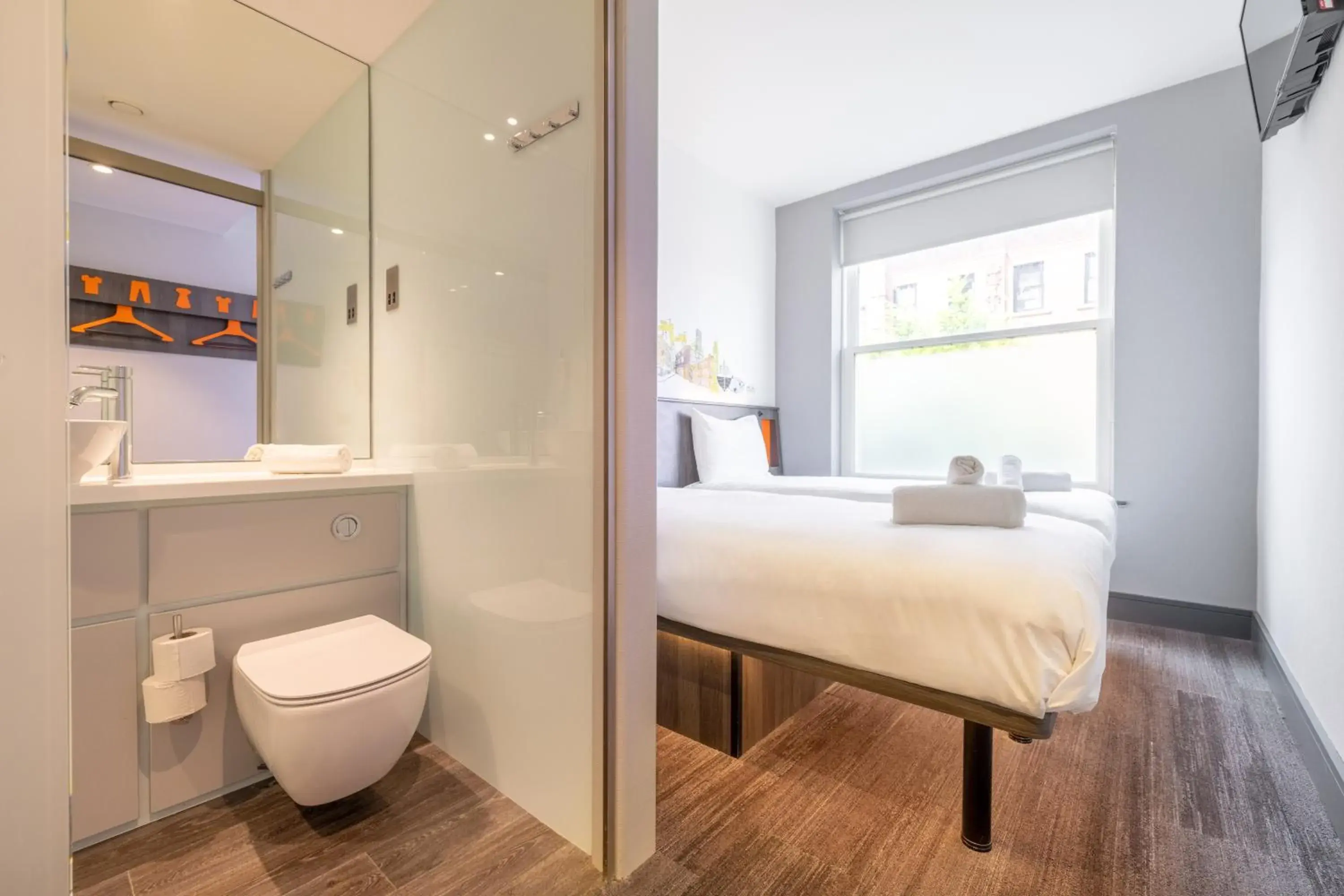 Small Twin Room in easyHotel Belfast Small Twin Room in easyHotel Belfast