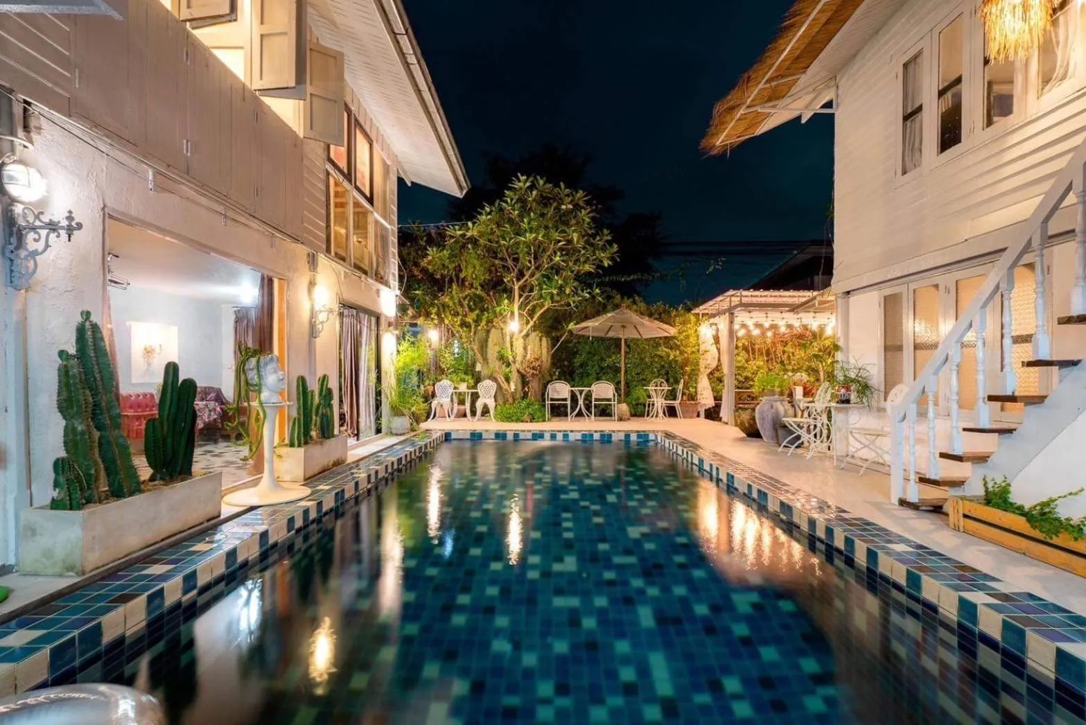 Secret garden pool villa