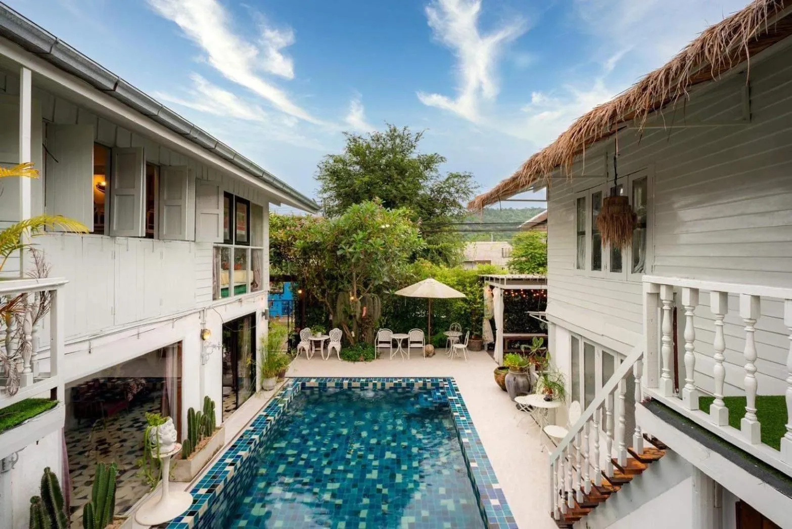 Secret garden pool villa