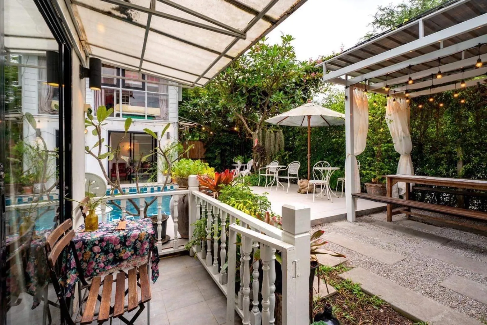 Secret garden pool villa