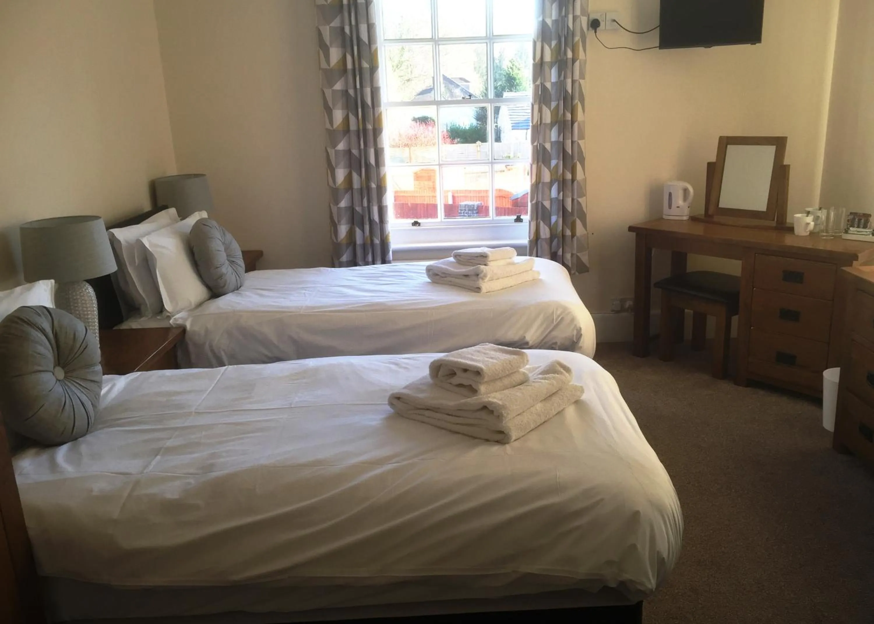 Bedroom, Bed in The Black Dog Inn