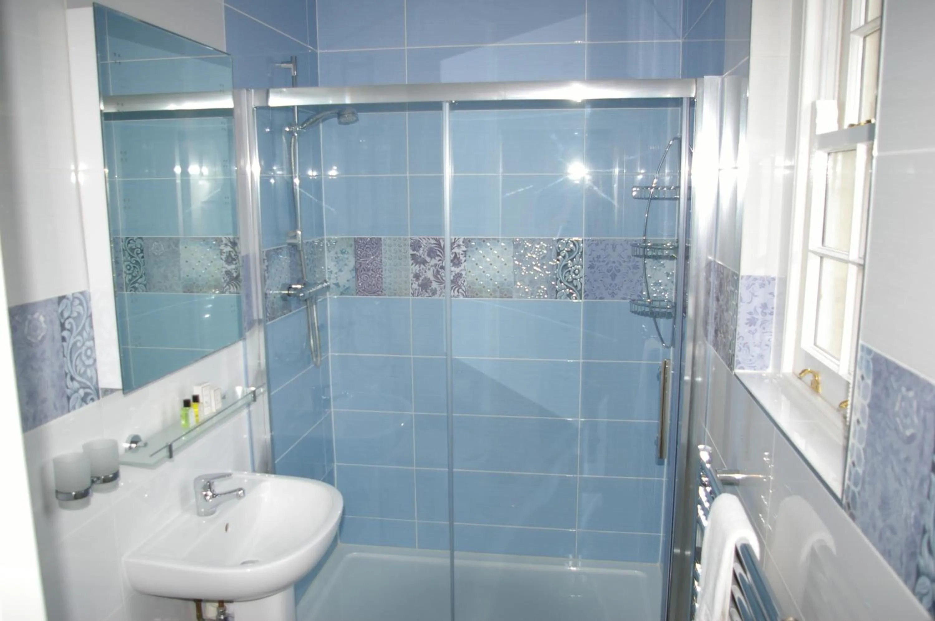 Bathroom in The Black Dog Inn