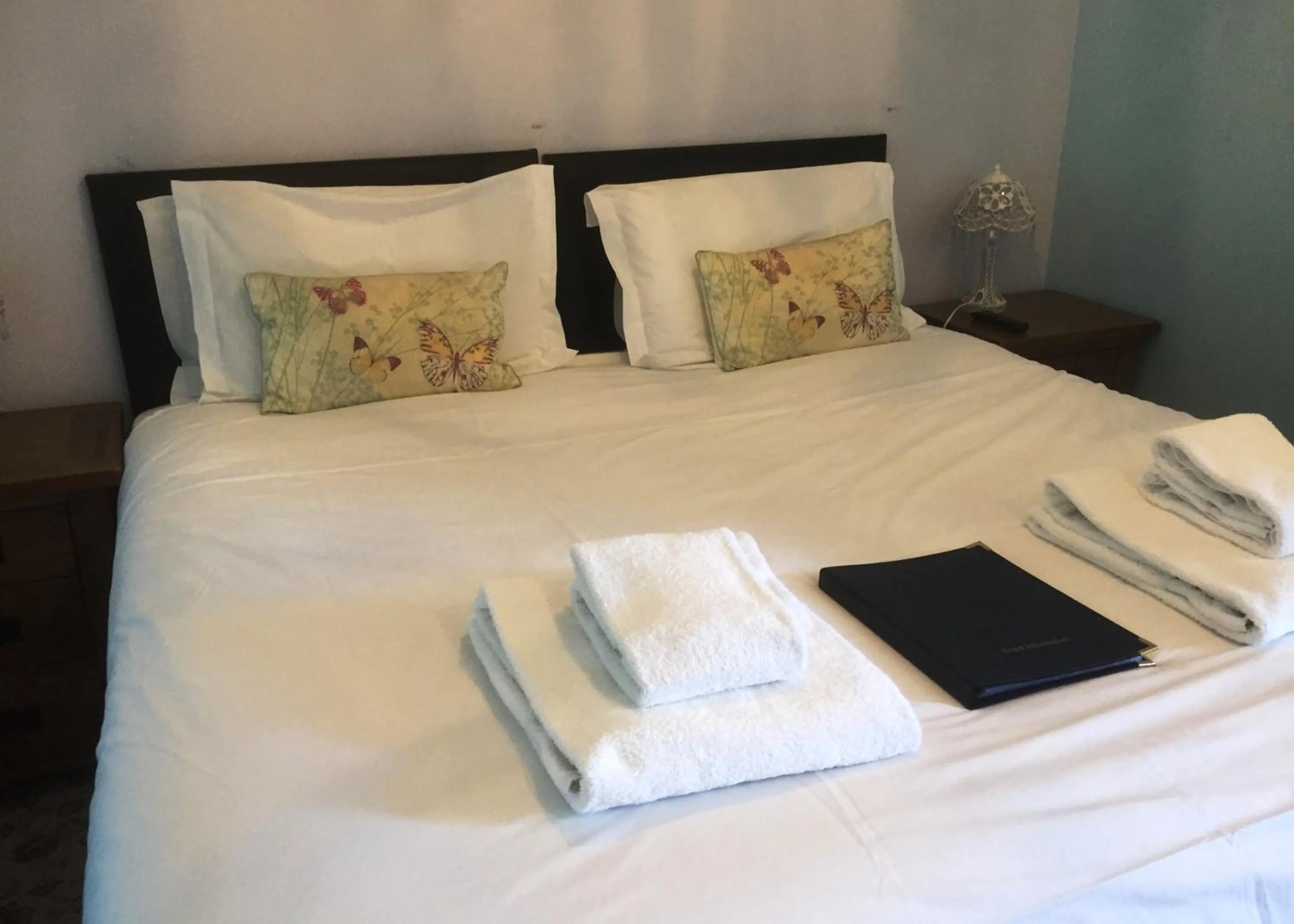 Bedroom, Bed in The Black Dog Inn