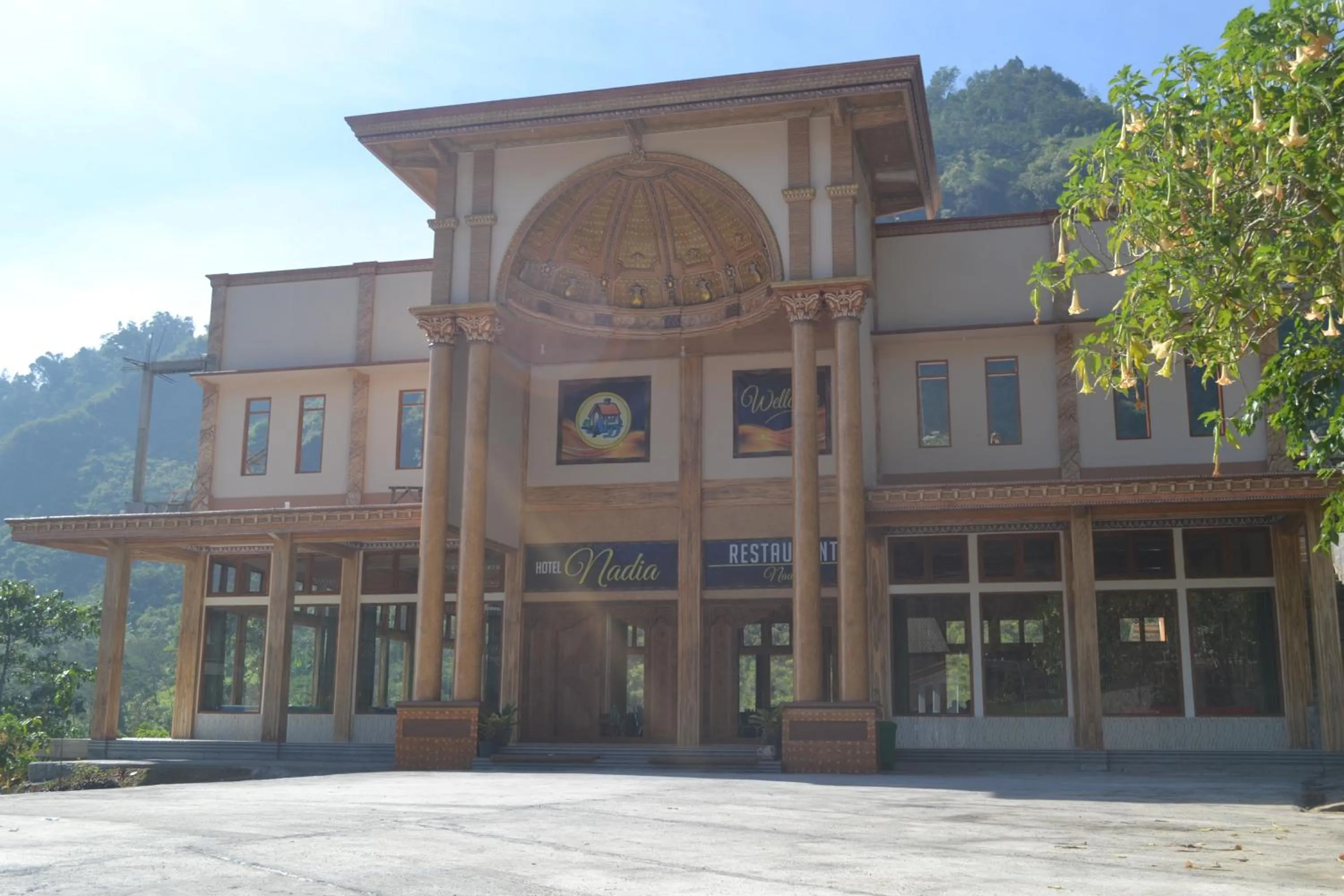 Restaurant/places to eat in Hotel Nadia Bromo