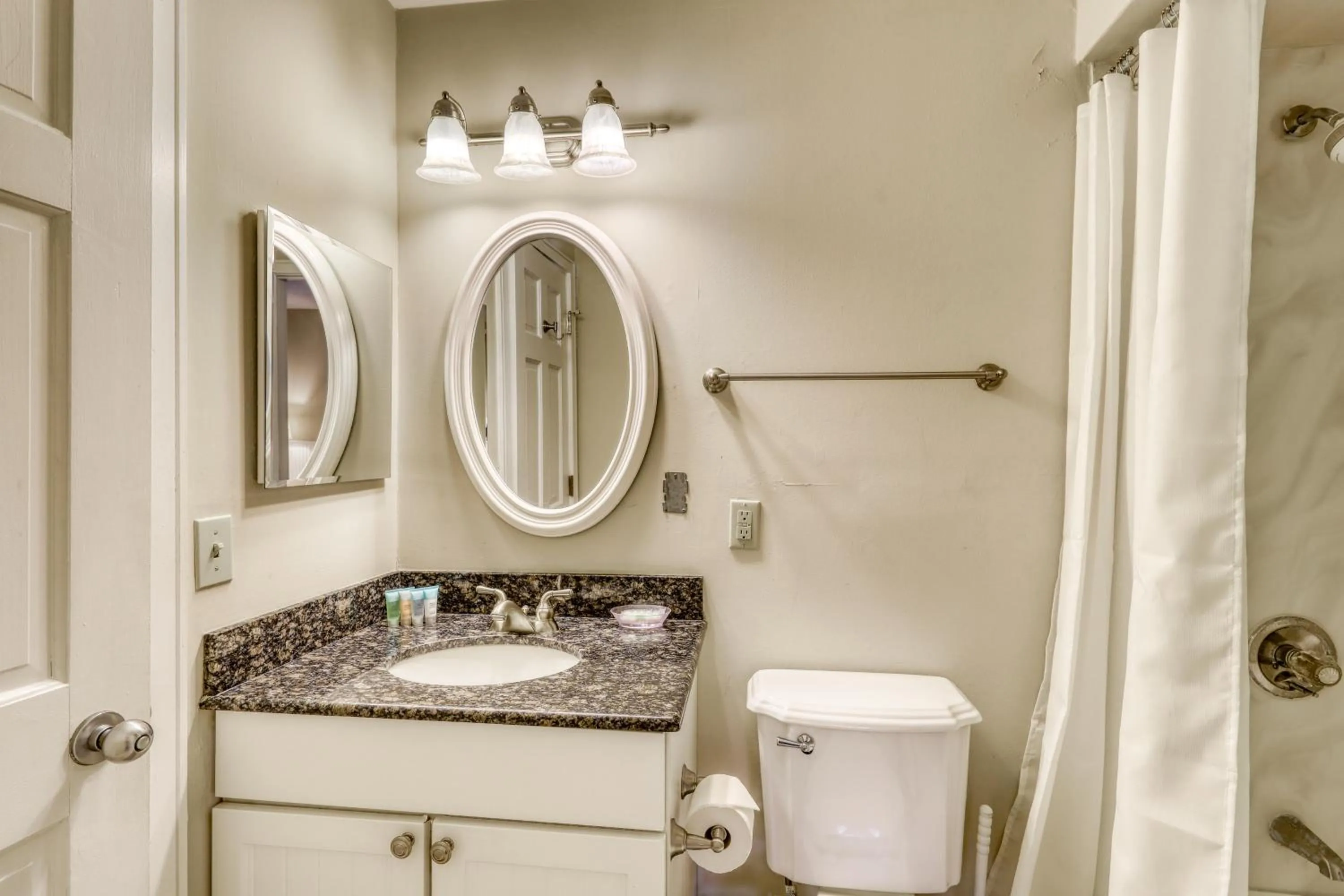 4250 Mariner's Watch Villa