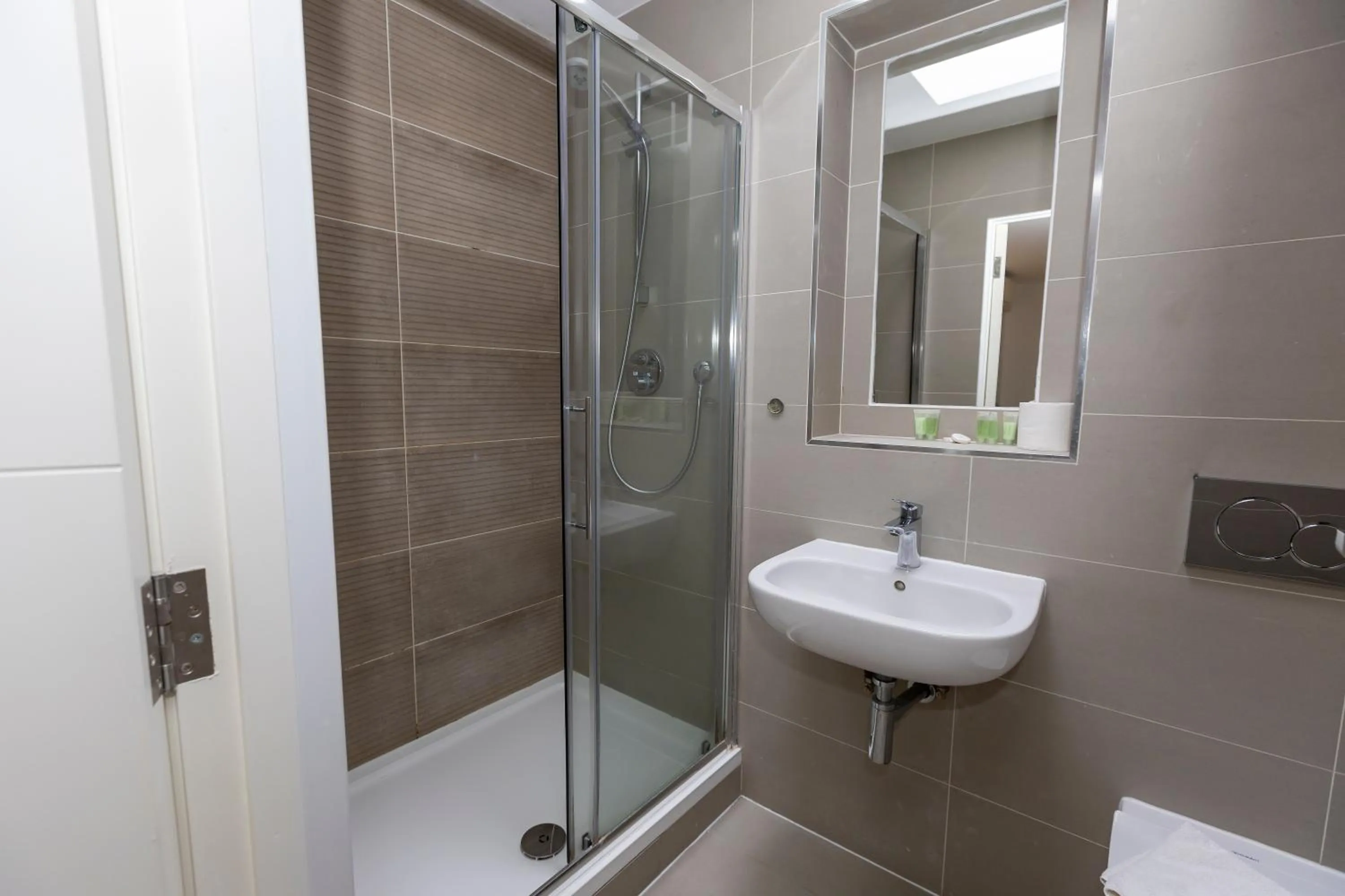 Bathroom in W6 Hotel