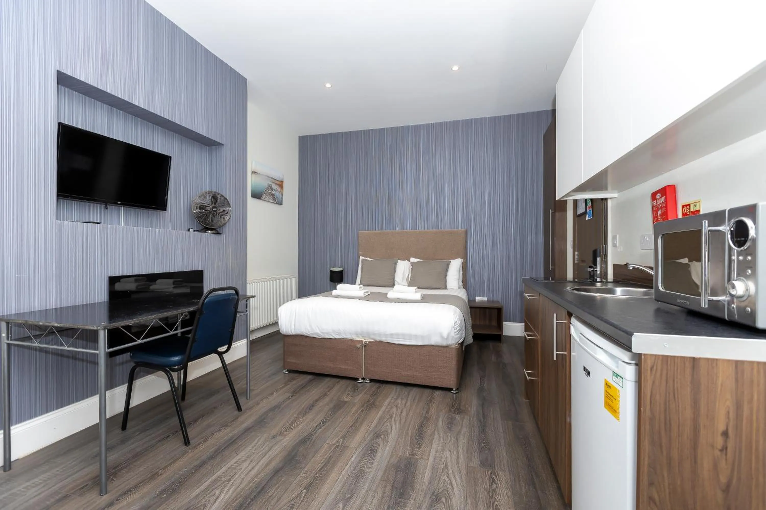 Photo of the whole room, Bed in W6 Hotel