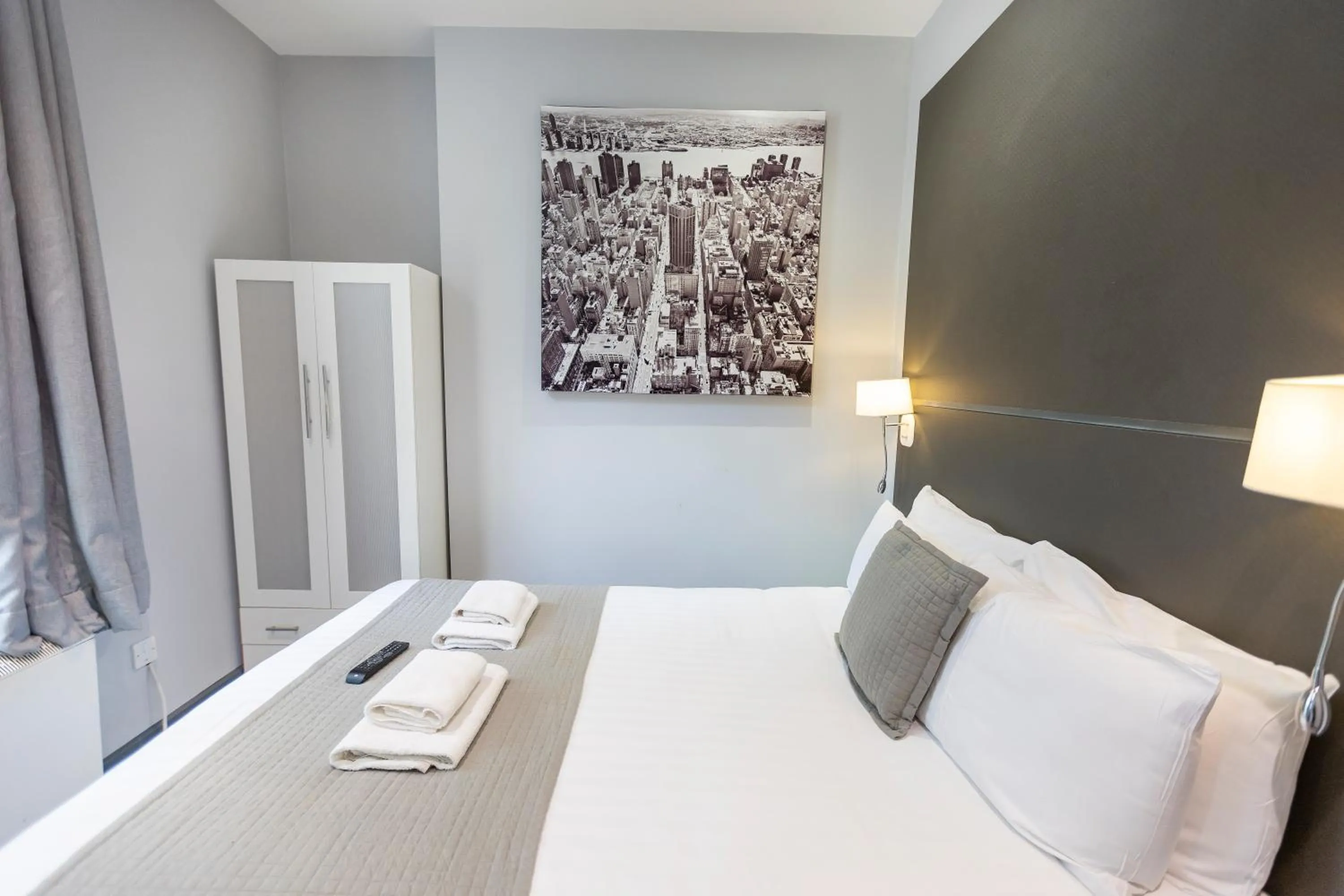 Bedroom, Bed in W6 Hotel