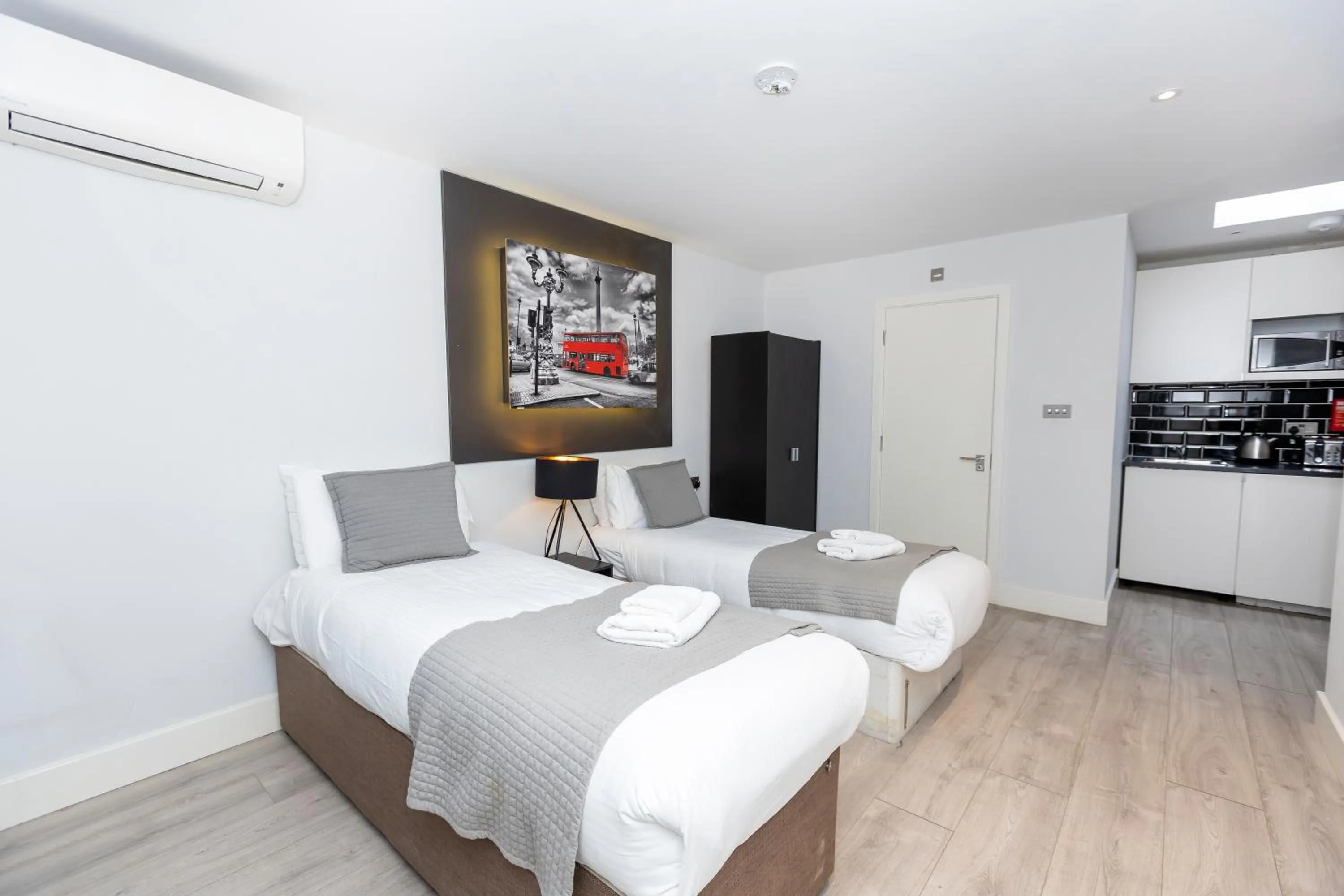 Photo of the whole room, Bed in W6 Hotel