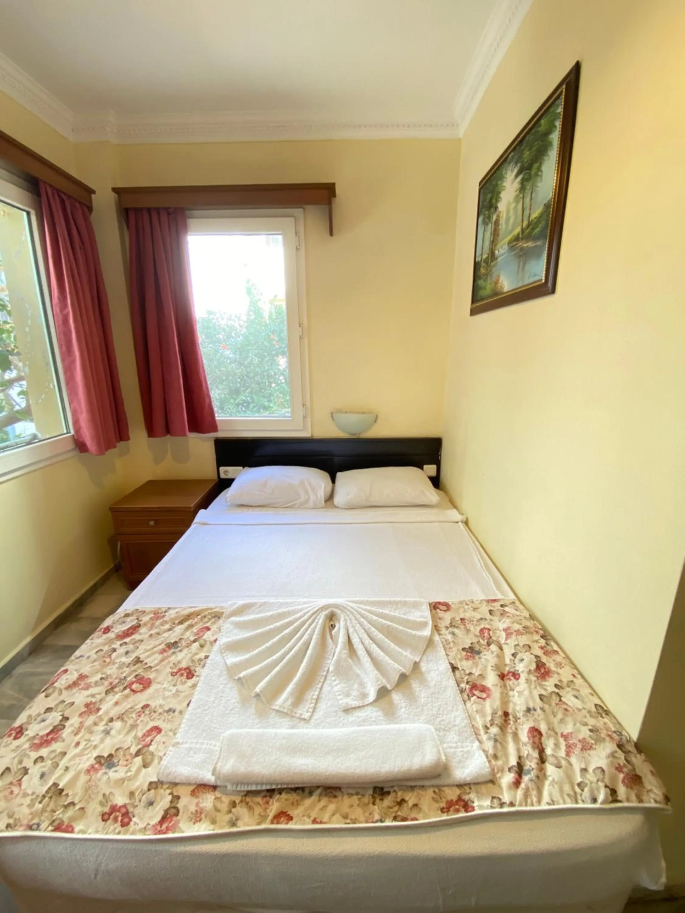 Bed in Sevin Hotel Pension