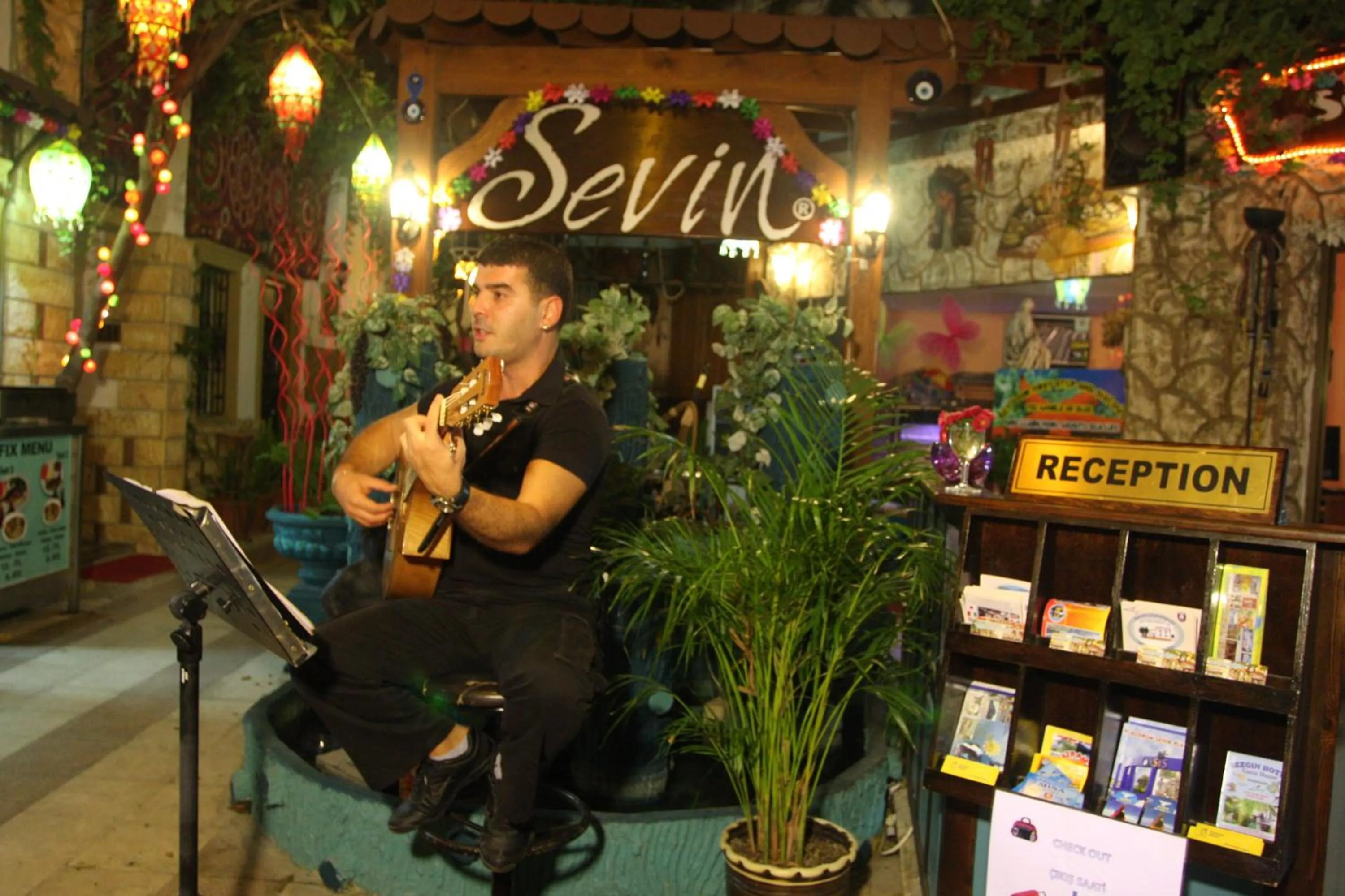 Dining area in Sevin Hotel Pension