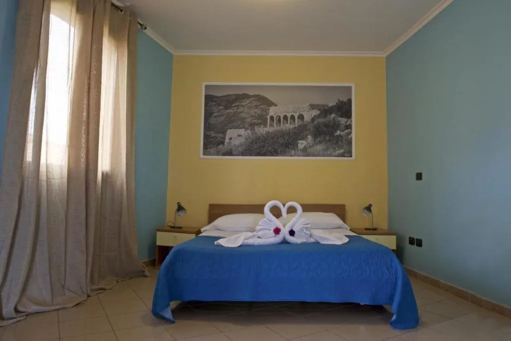 Bed in Hotel Ristorante Al Canto delle Sirene