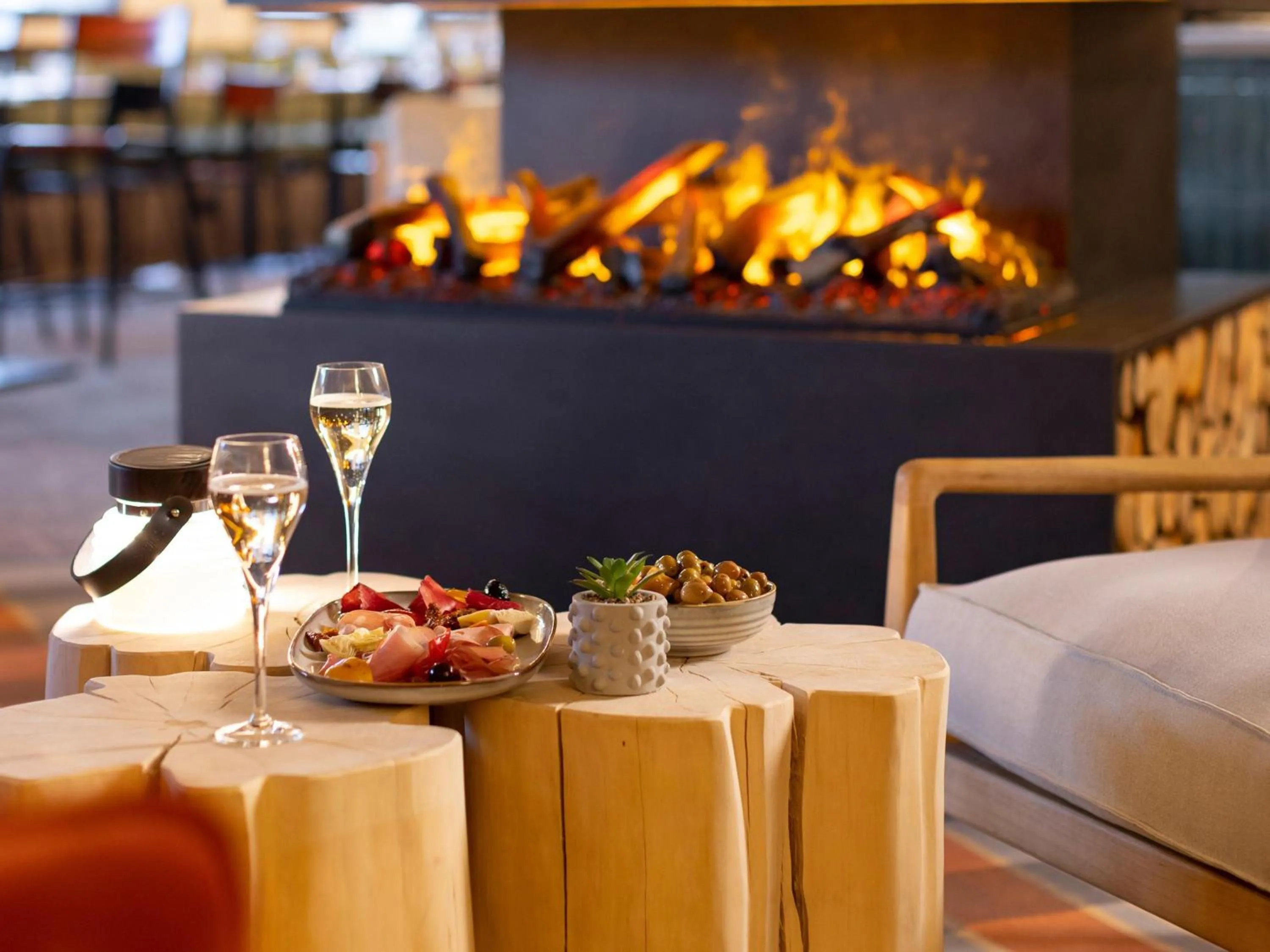 Lounge or bar in ibis Styles Les Houches Chamonix