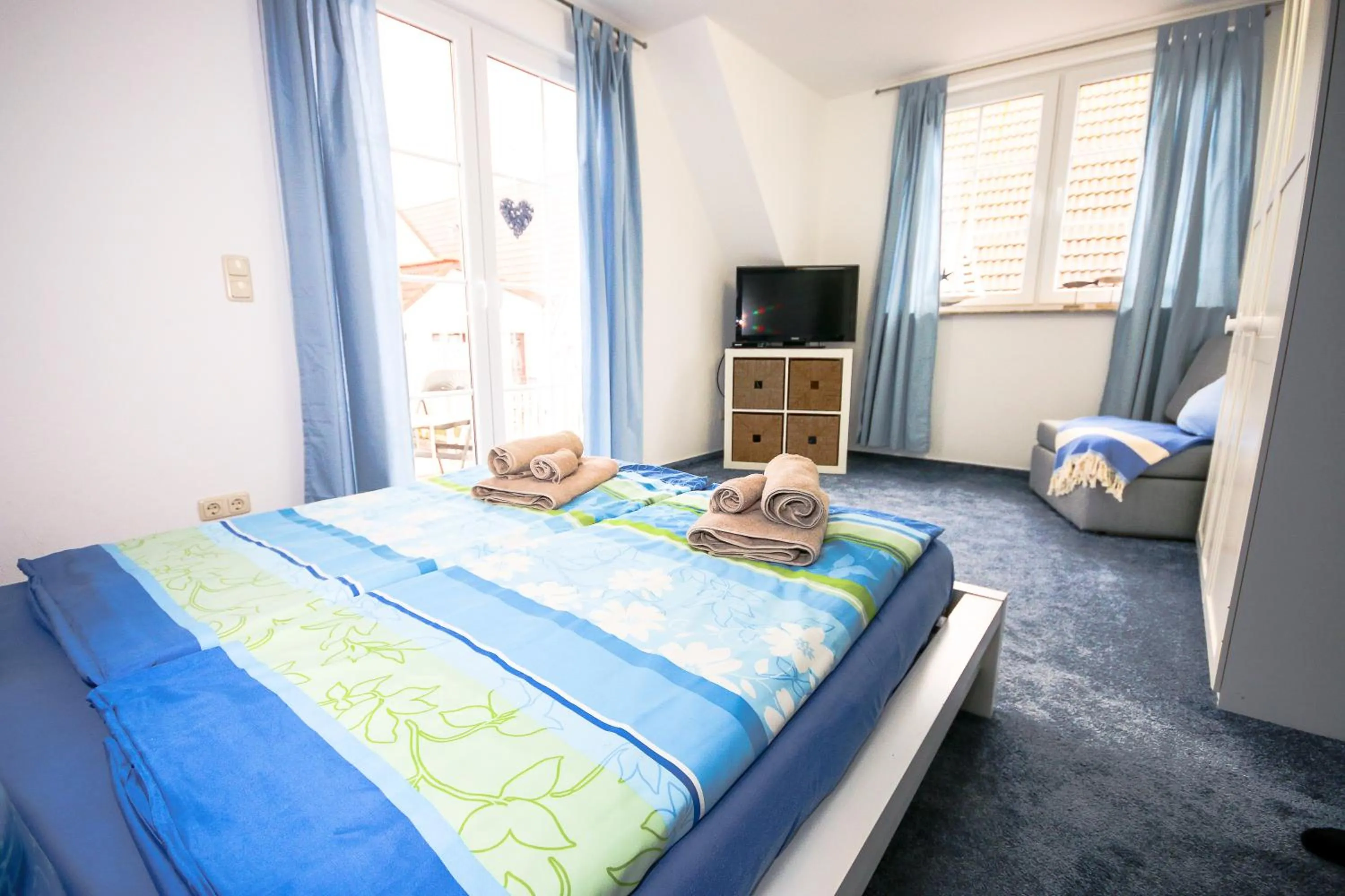 Bedroom, Bed in Apartment in der Alexandrinenstrasse