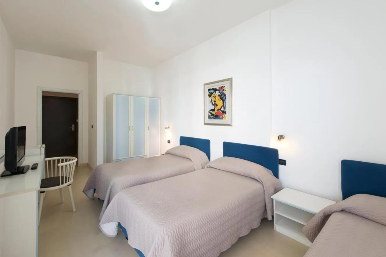 Shower, Bed in Grand Hotel Adriatico