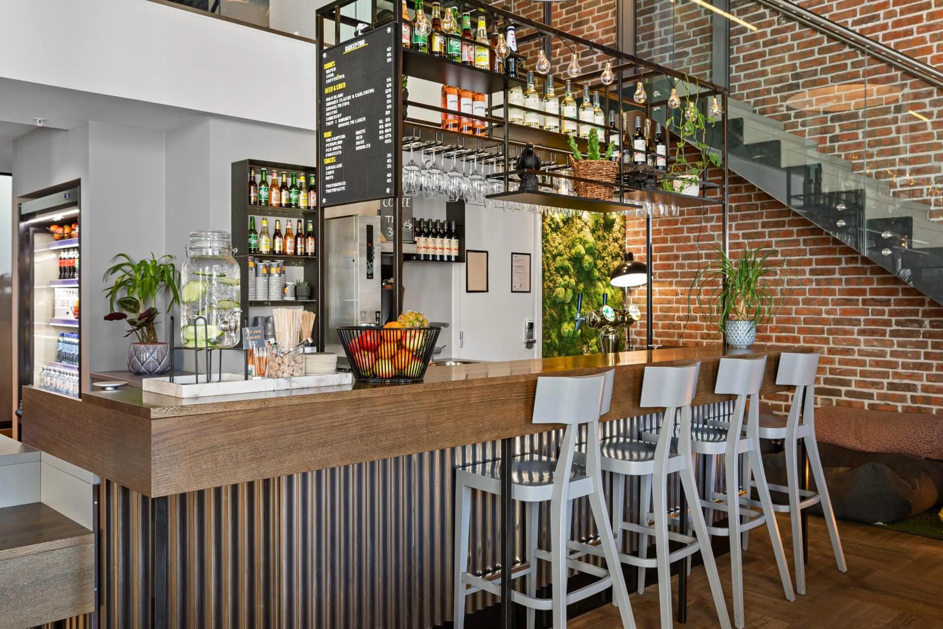 Lounge or bar in Comfort Hotel Grand Central