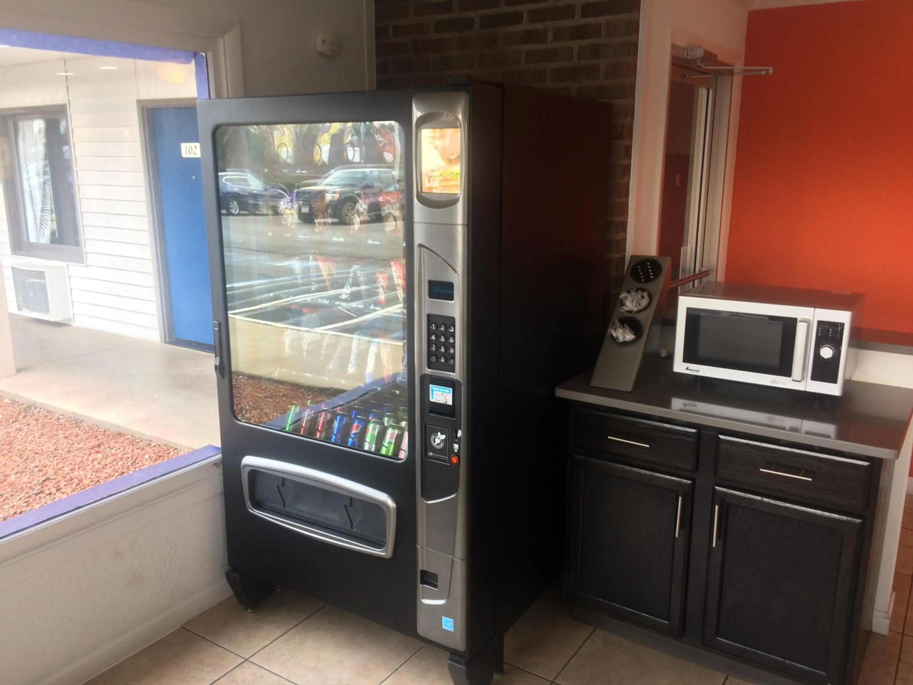 Supermarket/Shops in Motel 6-Hillsville, VA