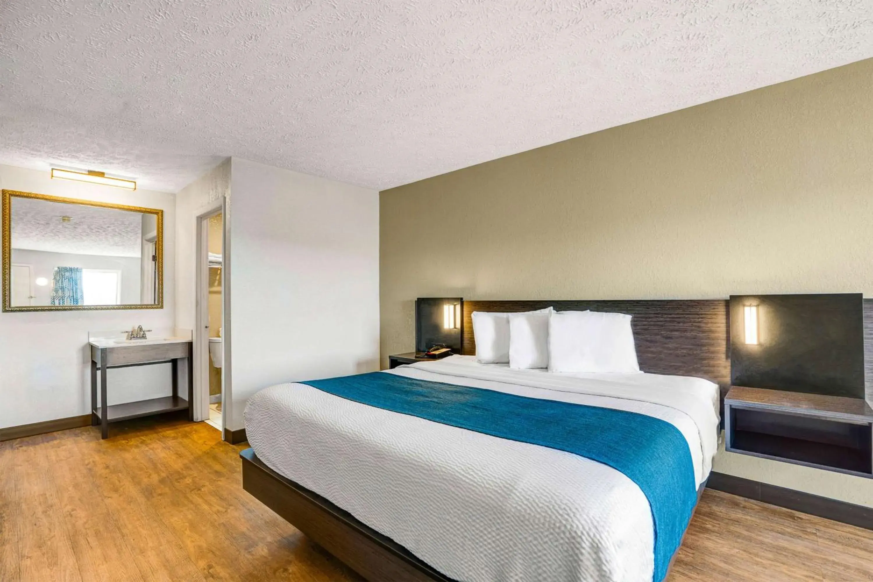 Photo of the whole room in Motel 6-Hillsville, VA Photo of the whole room in Motel 6-Hillsville, VA