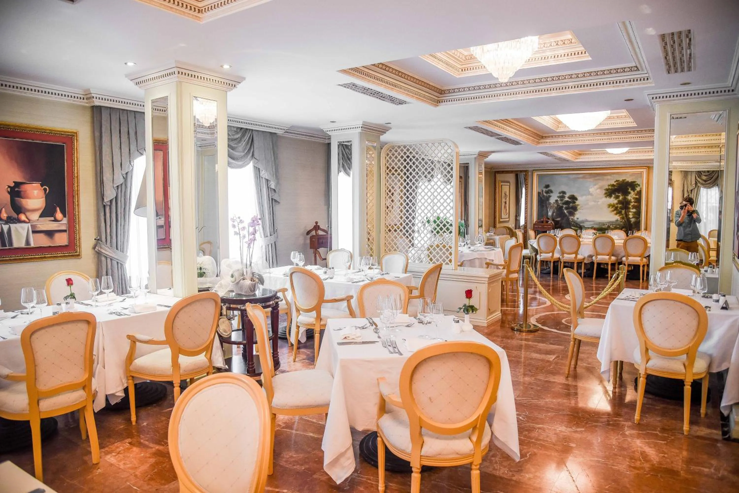 Restaurant/places to eat in Swiss Diamond Hotel Prishtina