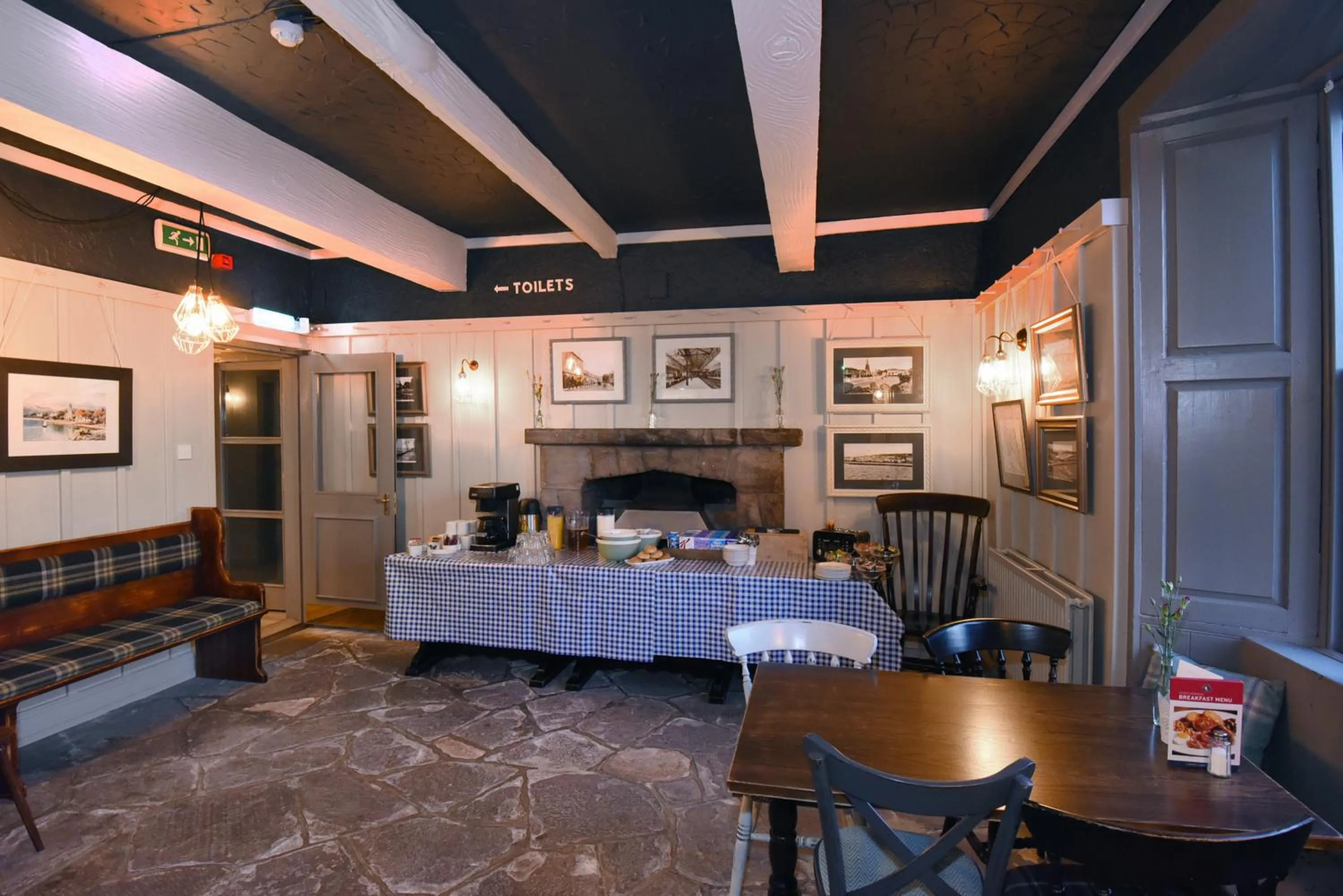 Restaurant/places to eat in Ardencaple Hotel by Greene King Inns