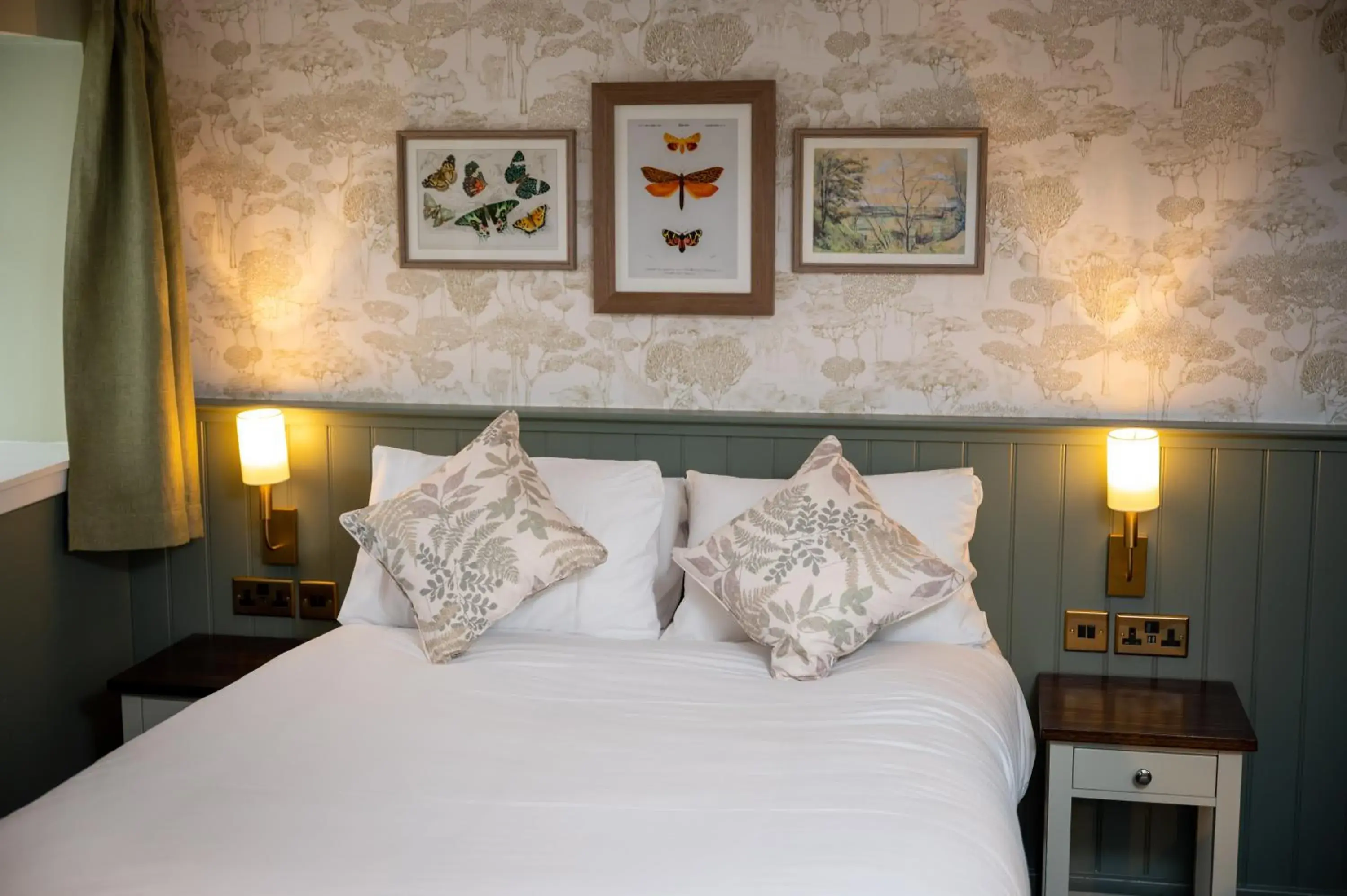Double Room in Ardencaple Hotel by Greene King Inns Double Room in Ardencaple Hotel by Greene King Inns