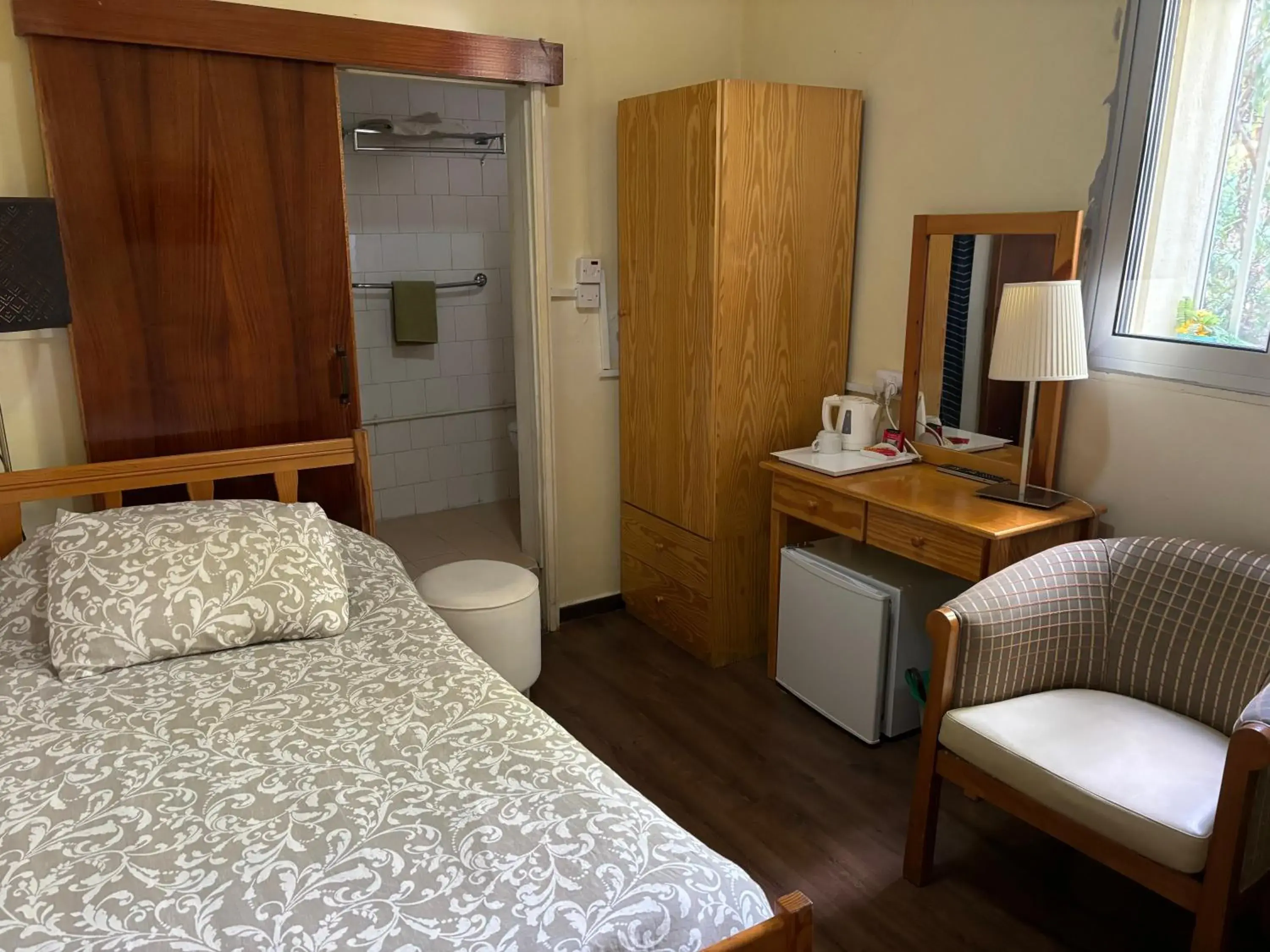 Property building, Bed in Christys Palace Hotel Property building, Bed in Christys Palace Hotel