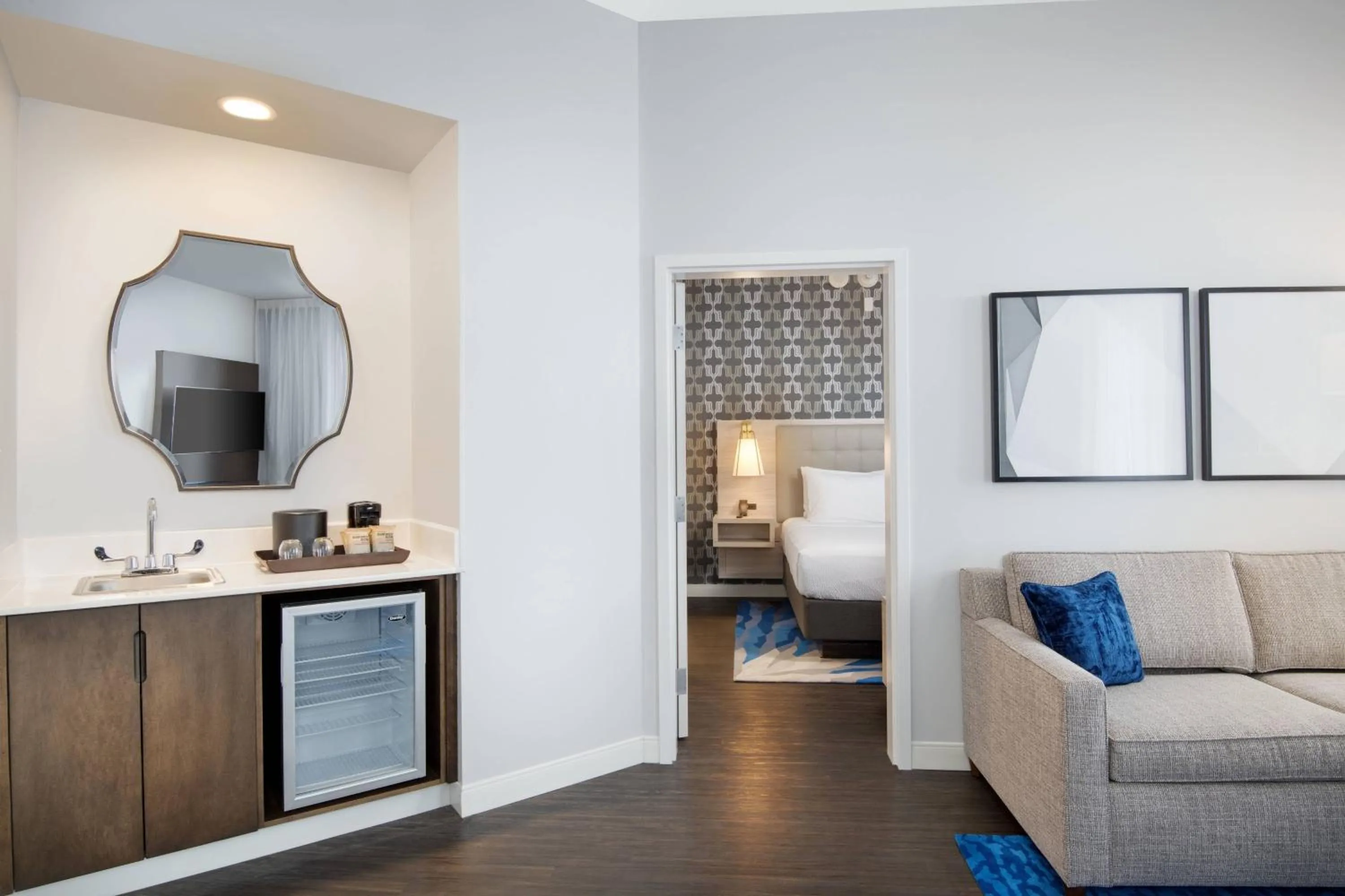 Lounge or bar, Bed in Courtyard by Marriott Atlanta Downtown