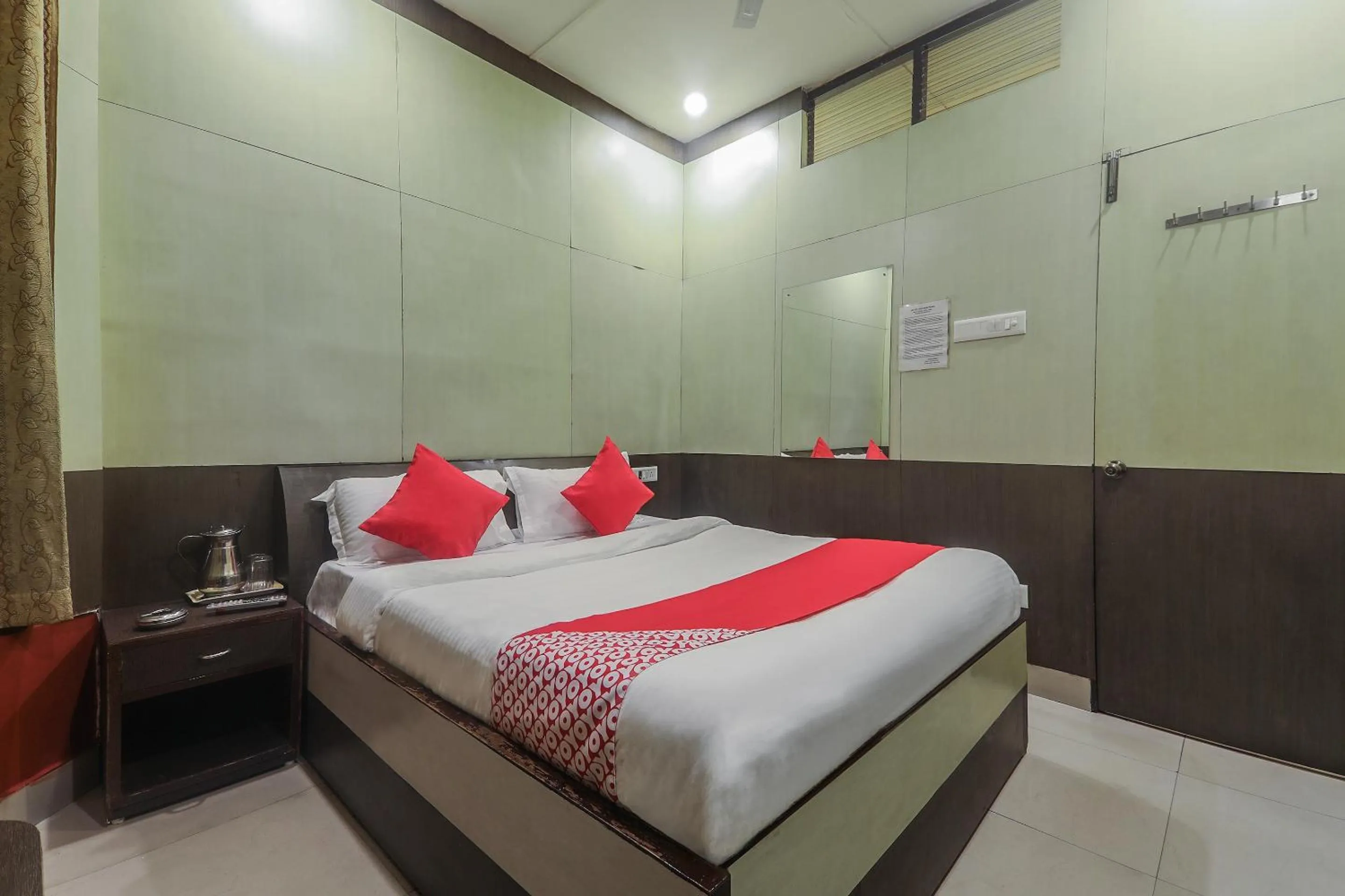 Bedroom, Bed in Hotel O Golden Peak