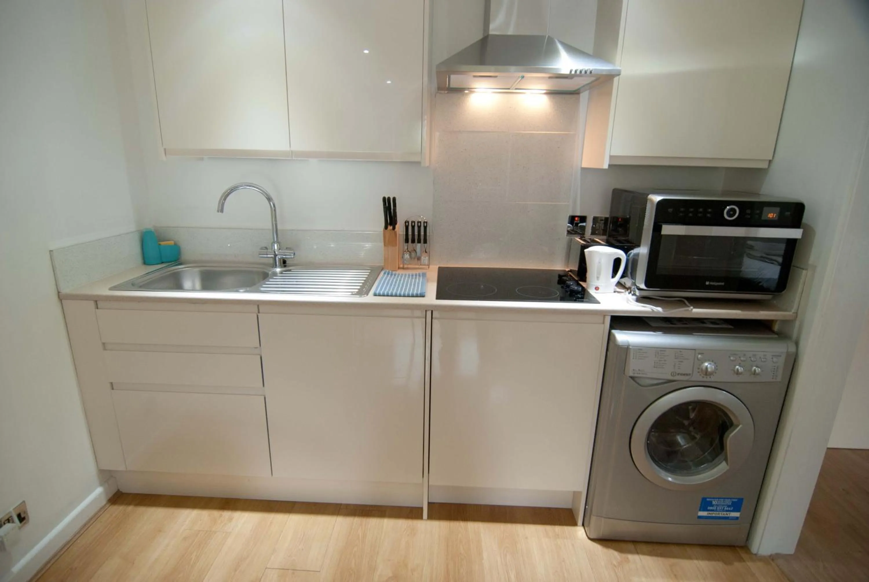 Kitchen or kitchenette in Southampton Serviced Apartments