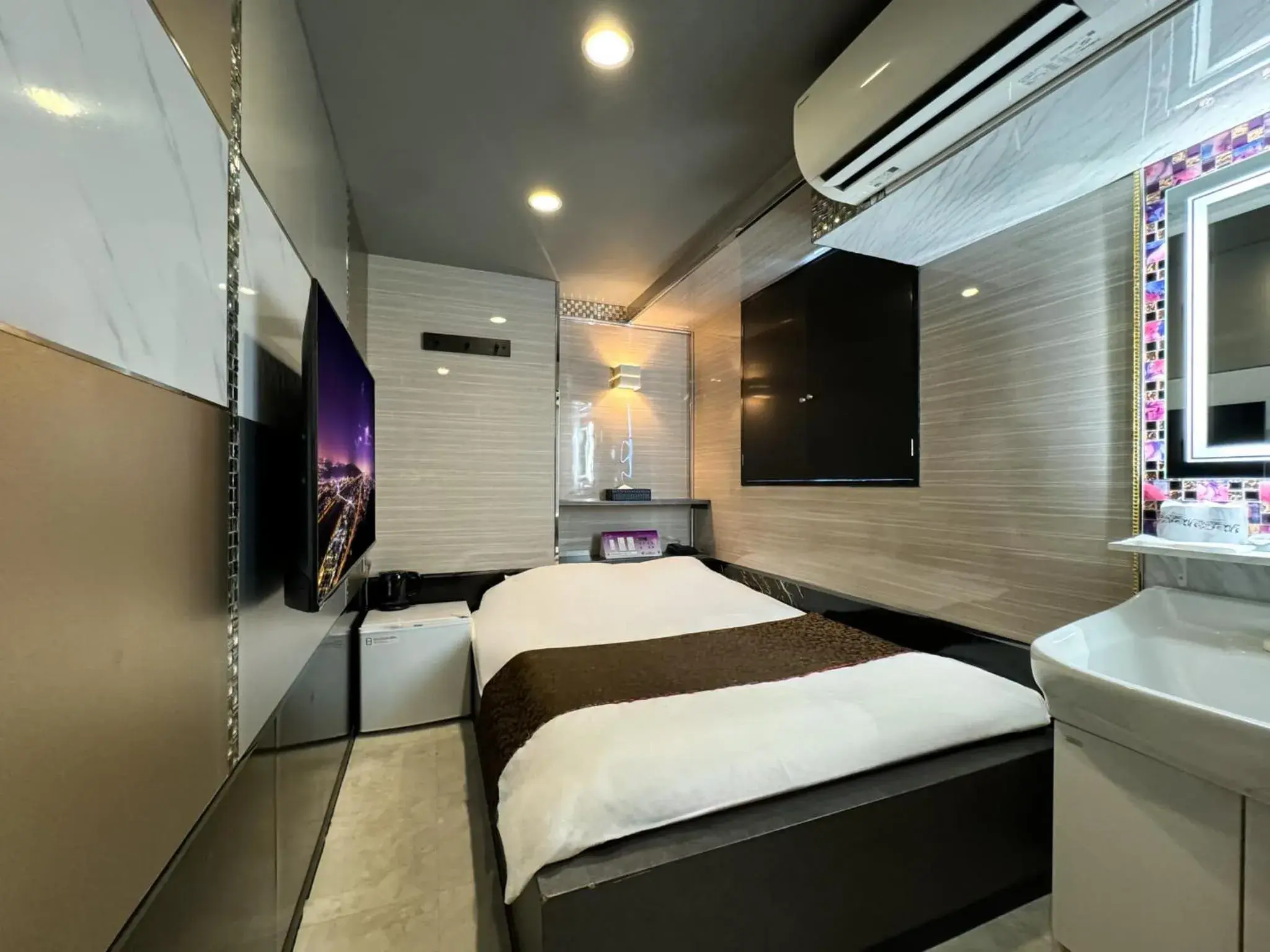 Bed in Hotel Amethyst Bed in Hotel Amethyst