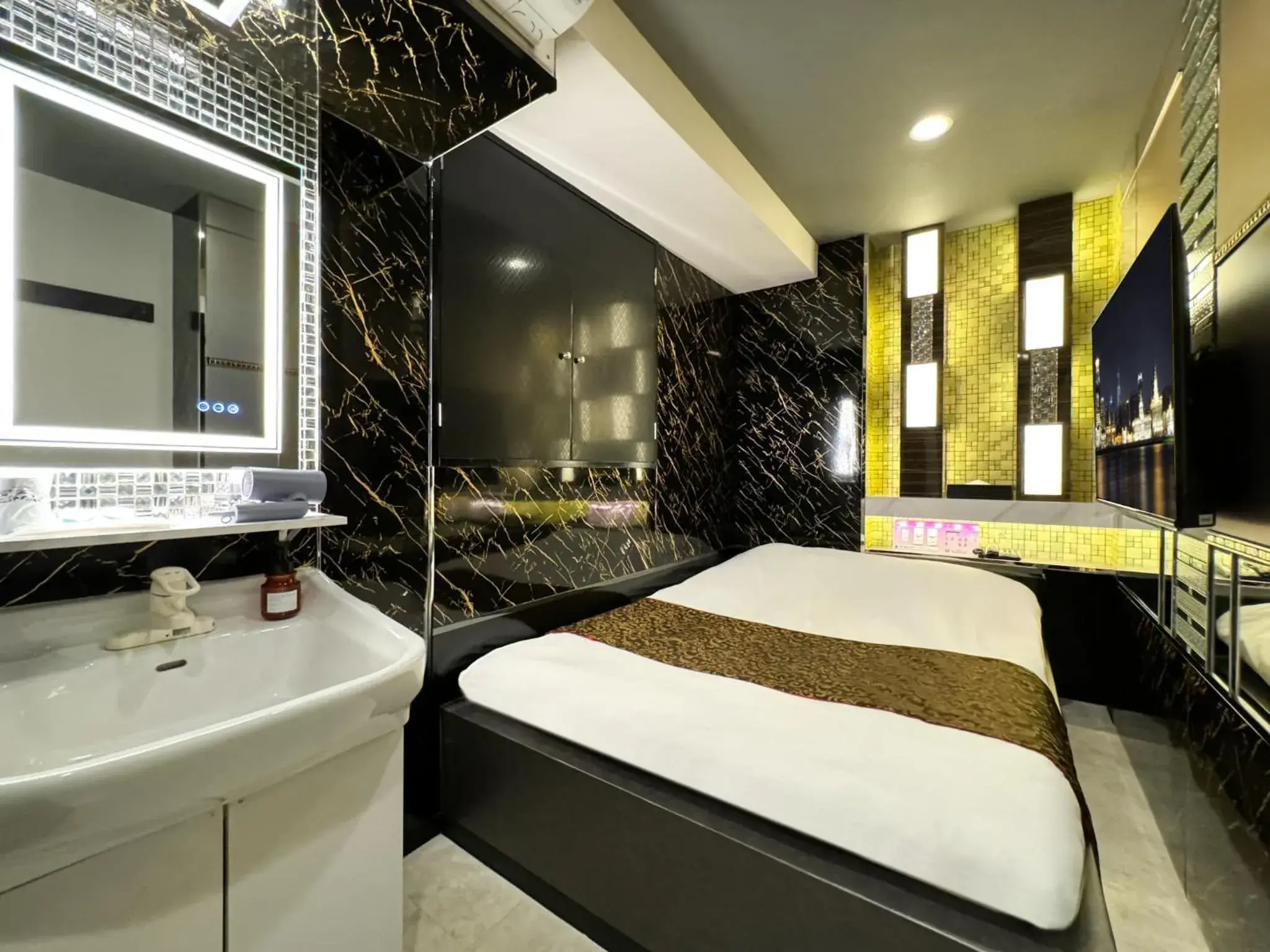 Bed in Hotel Amethyst Bed in Hotel Amethyst