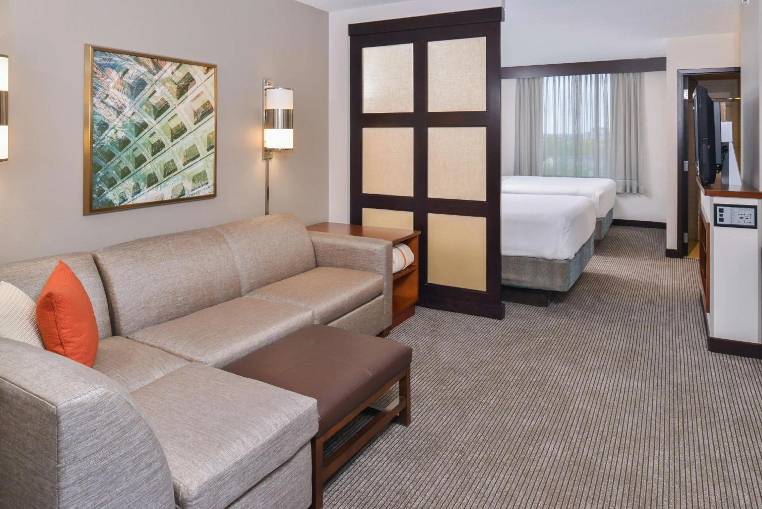 Photo of the whole room, Bed in Hyatt Place Herndon Dulles Airport - East