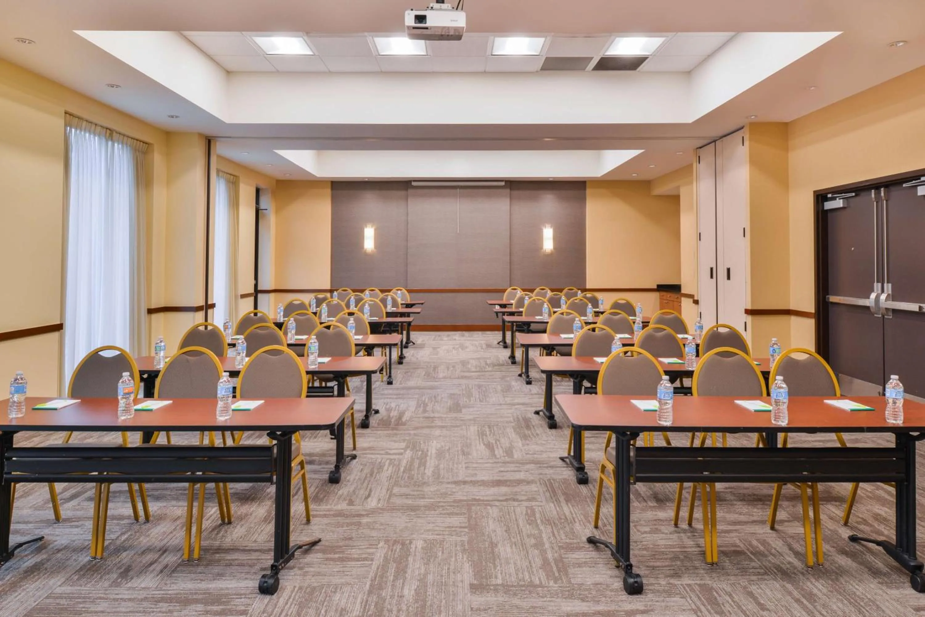 Meeting/conference room in Hyatt Place Herndon Dulles Airport - East
