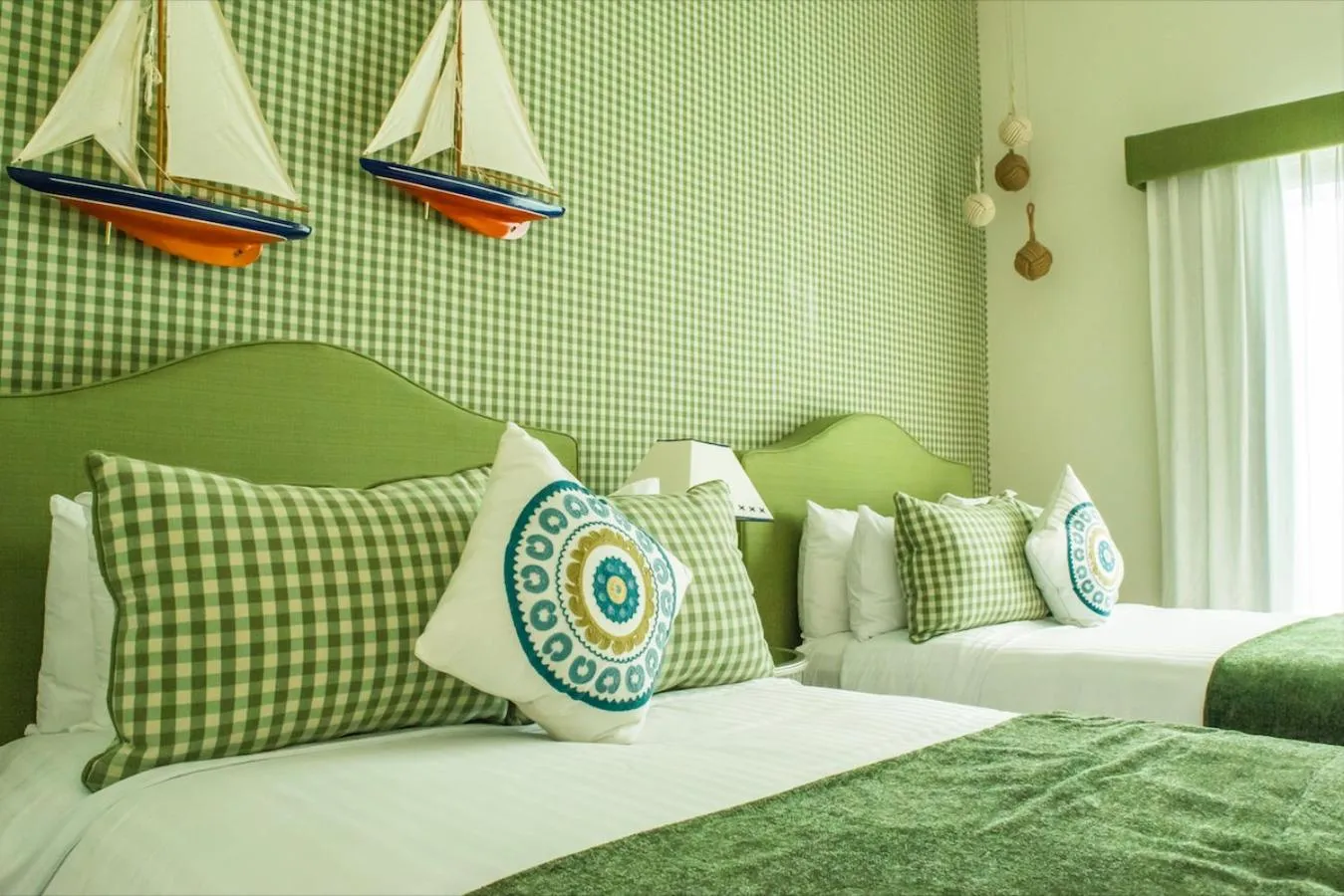 Bedroom, Bed in Kovay Gardens