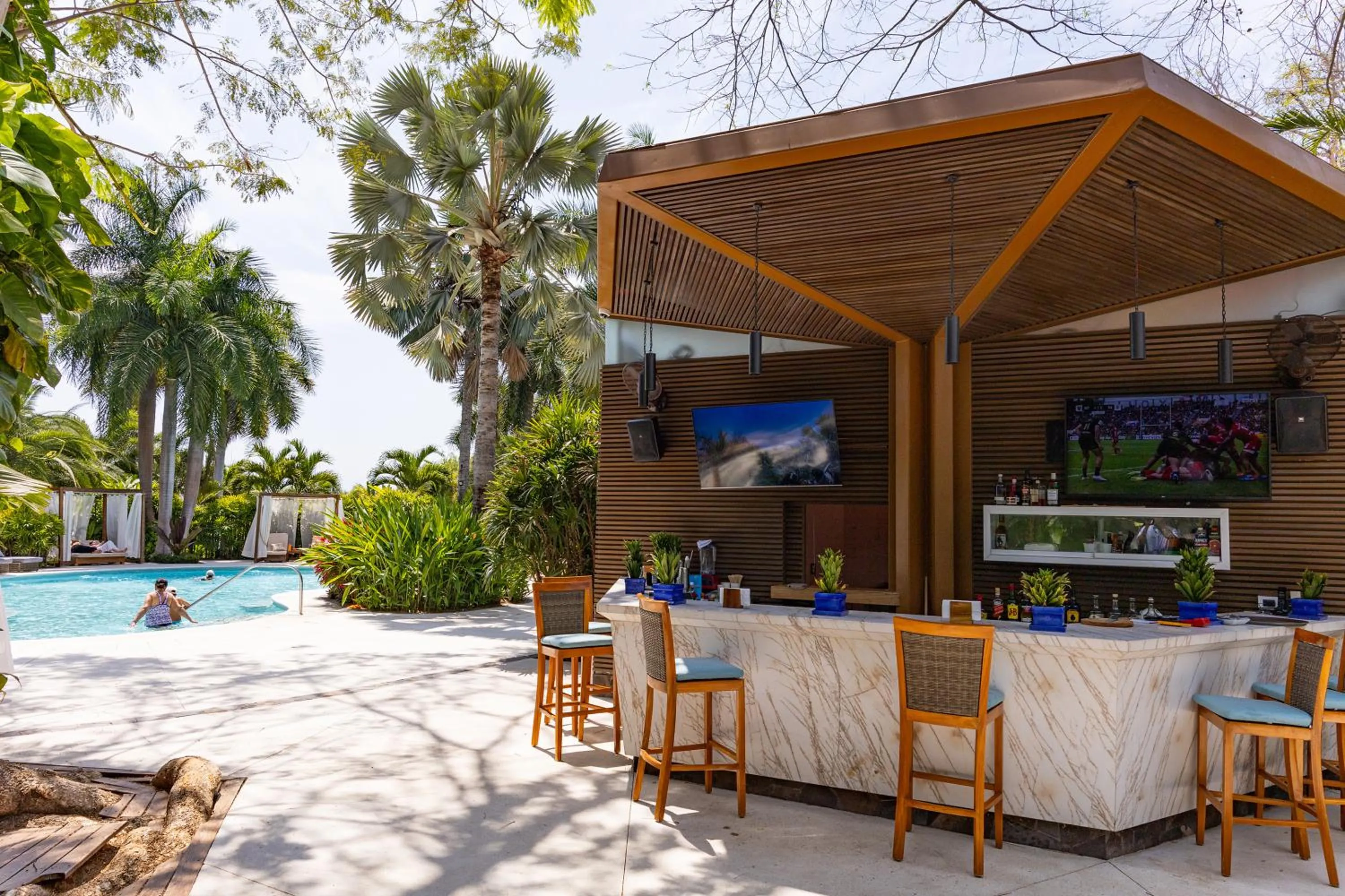 Lounge or bar in Kovay Gardens