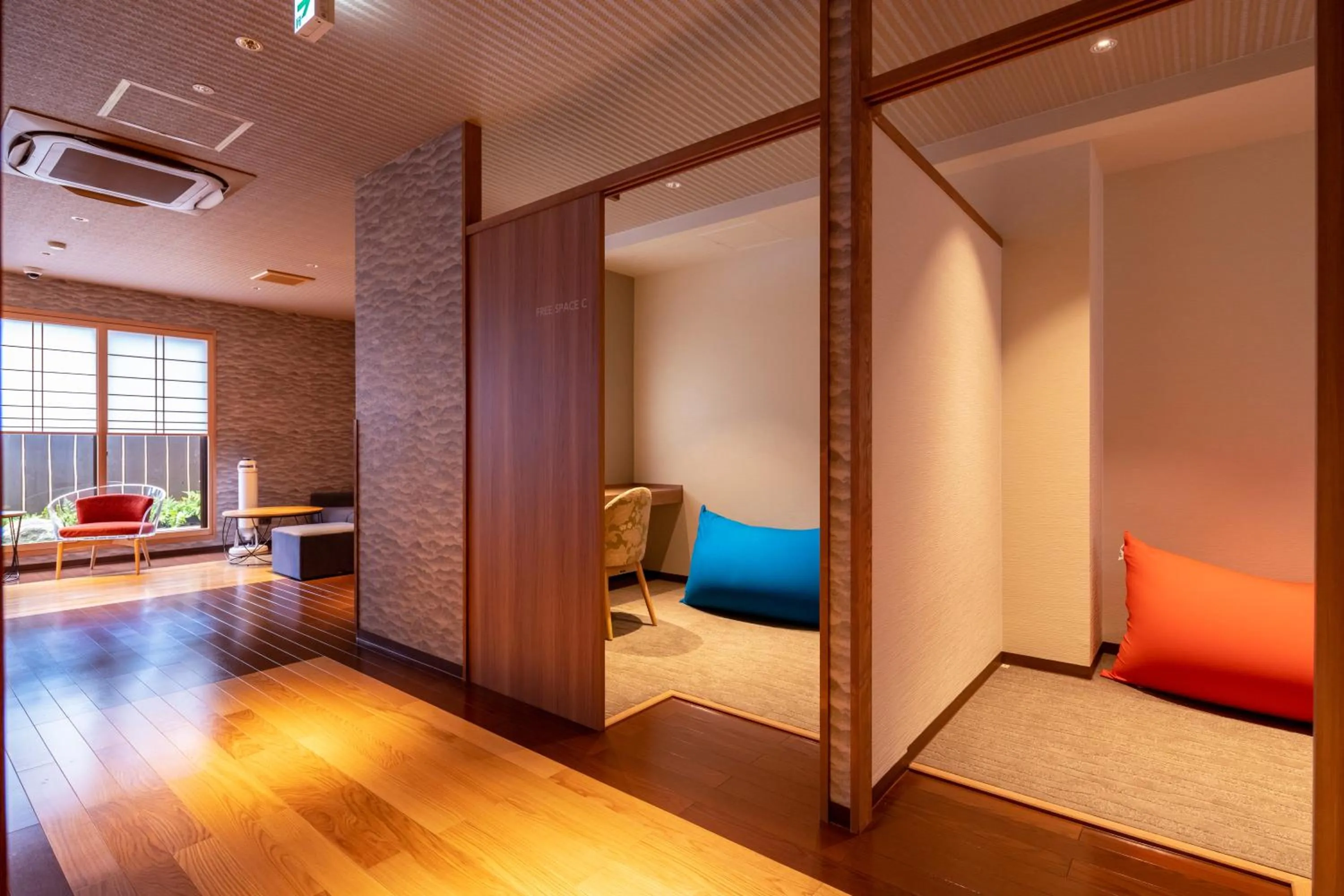 Communal lounge/ TV room, Bed in Kinsuikan