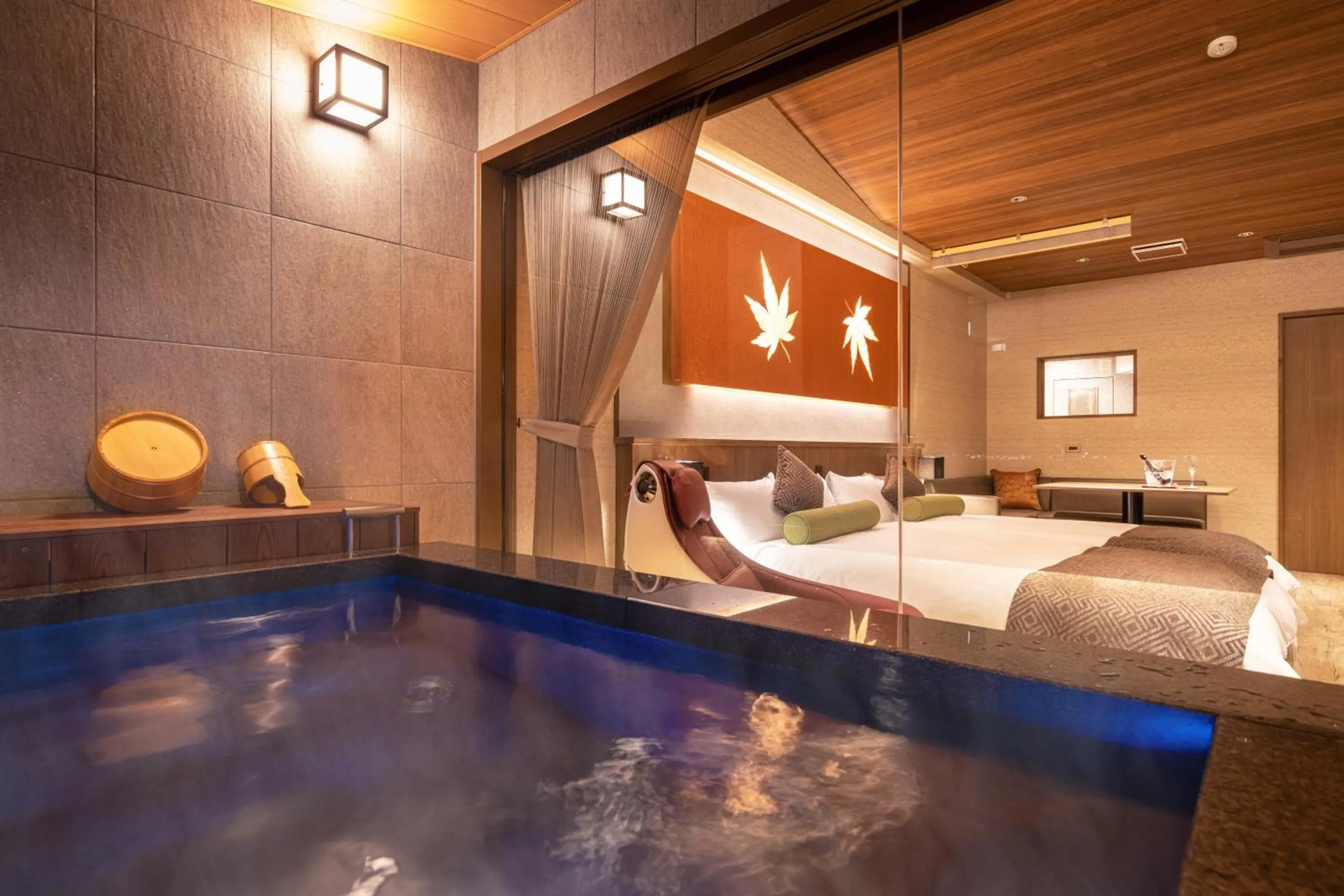 Hot Spring Bath, Bed in Kinsuikan