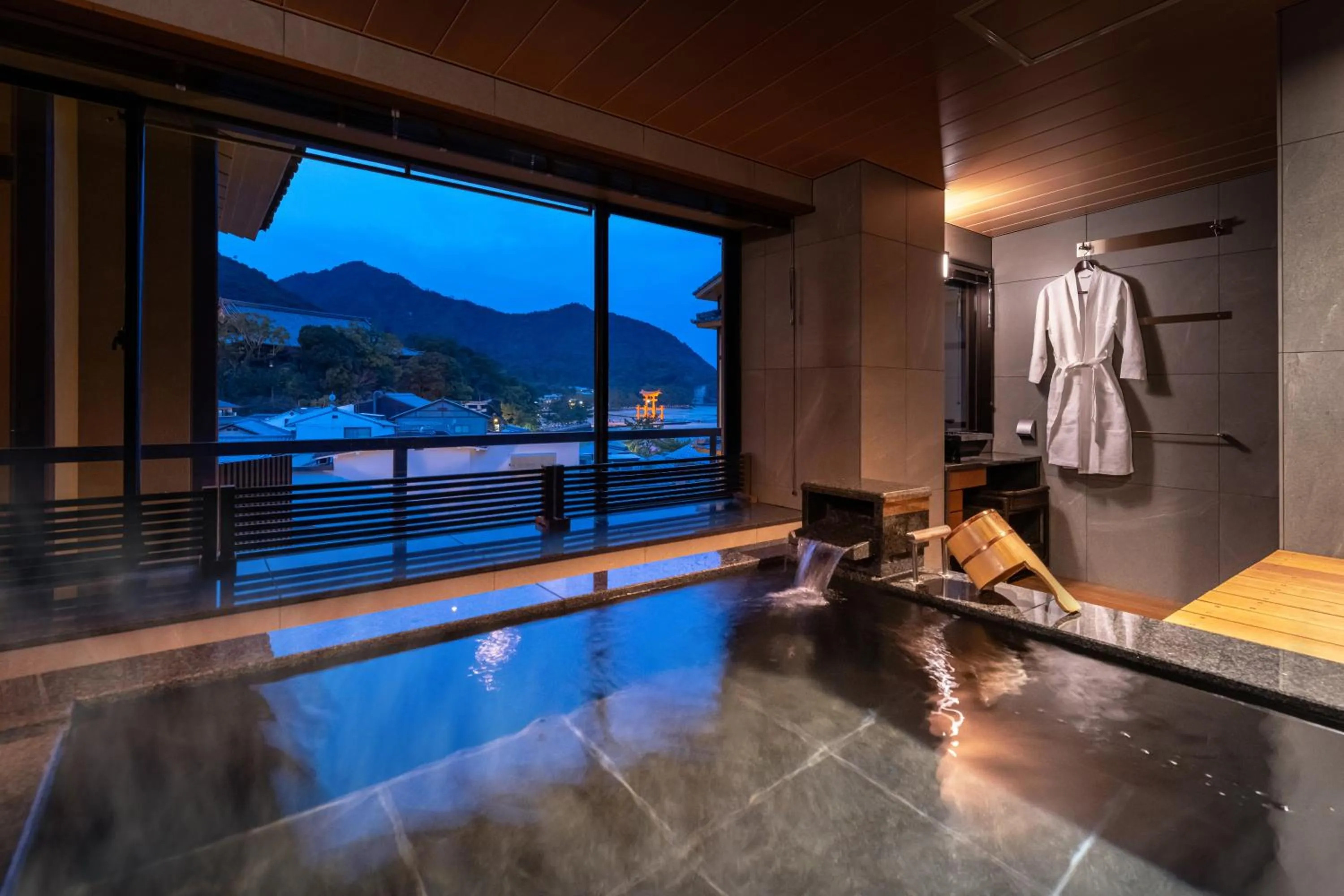 Hot Spring Bath in Kinsuikan